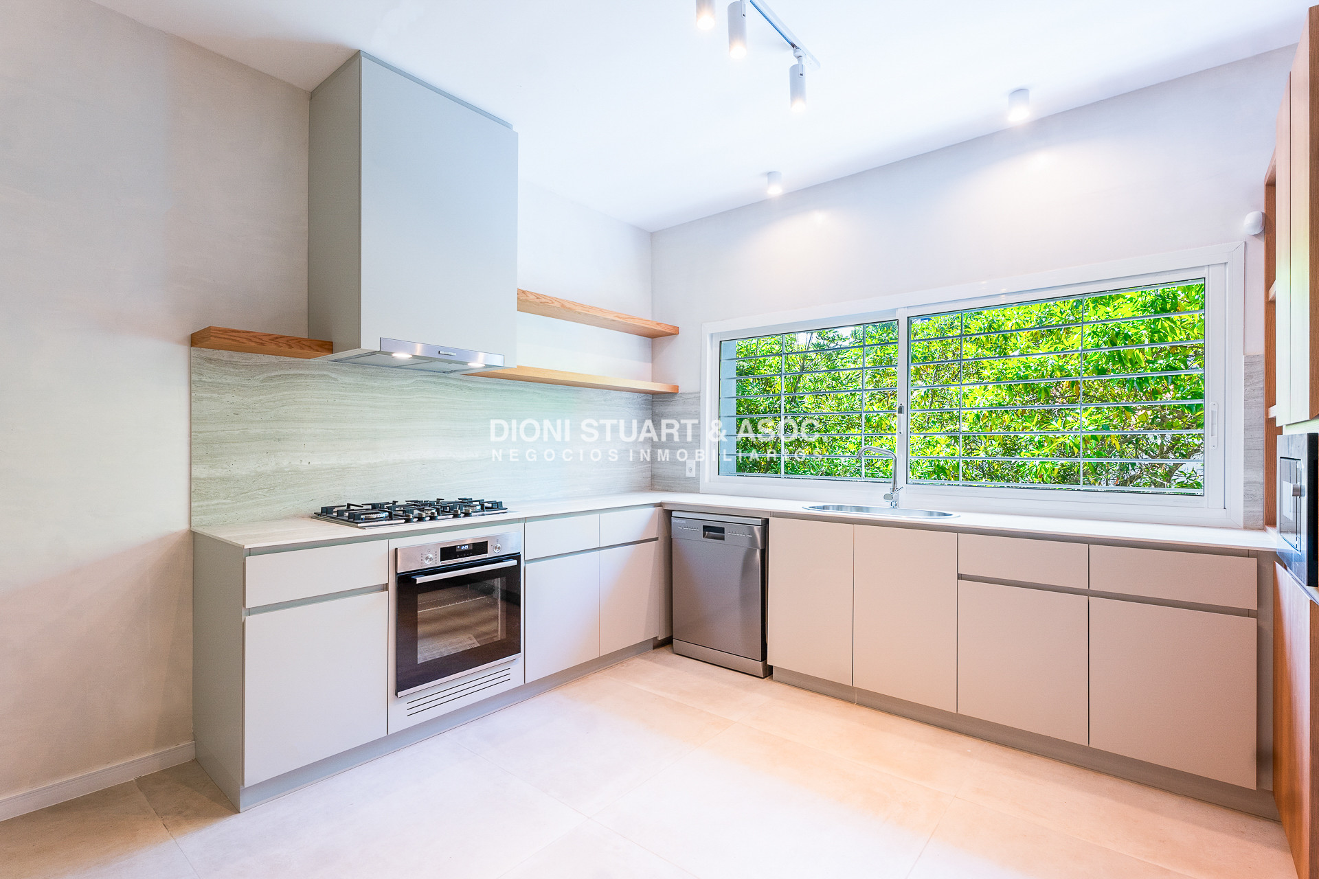Casa ID.806 - Casa En La Peninsula - A estrenar - 6 Dormitorios