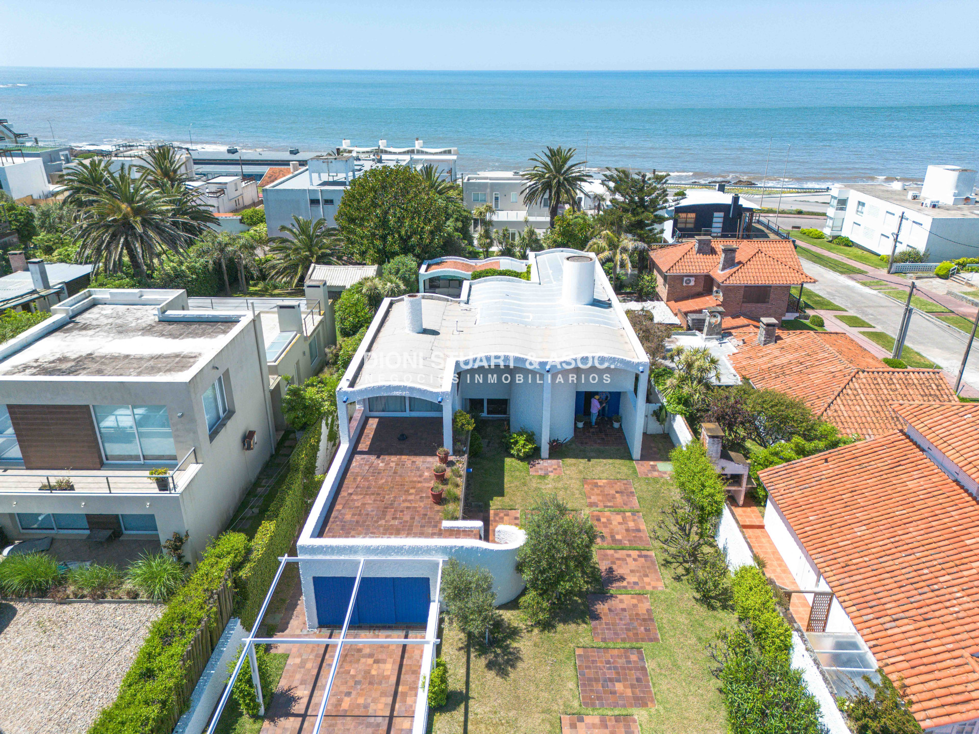 Casa ID.807 - CASA EN VENTA EN LA PENINSULA PUNTA DEL ESTE CON 4 DORMITORIOS