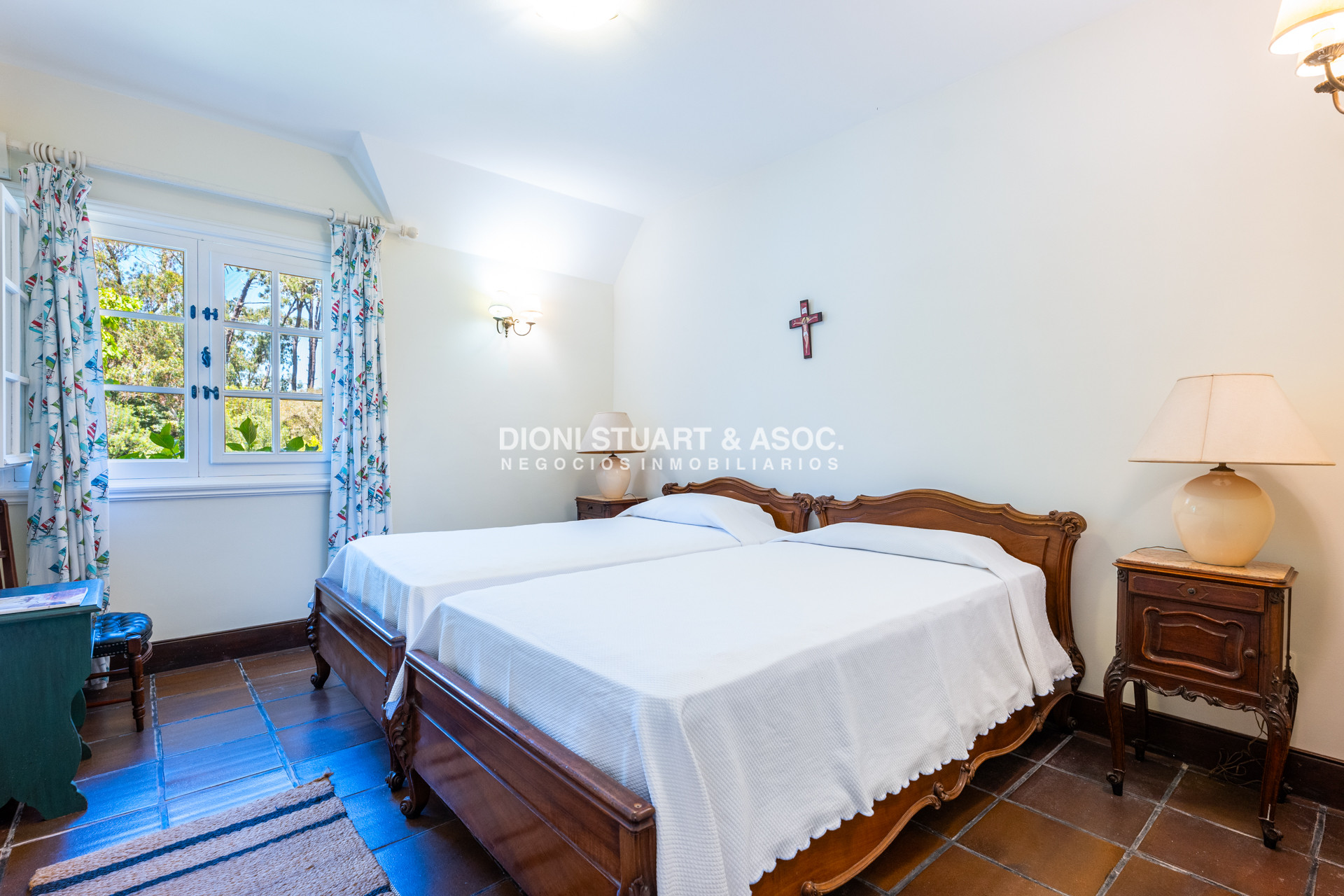 Casa ID.858 - Gran Casa en el Golf - 5 Dorm y Dep. - ARQ. ARTURO DUBOURG
