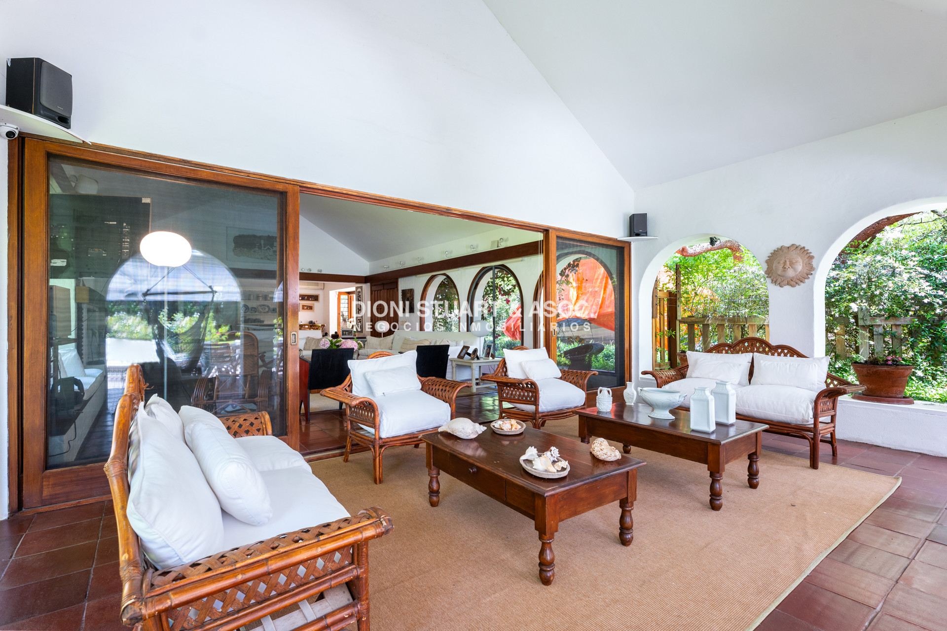 Casa ID.889 - CASA EN VENTA IMPONENTE EN EL GOLF - SAN RAFAEL - 6 DORMITORIOS