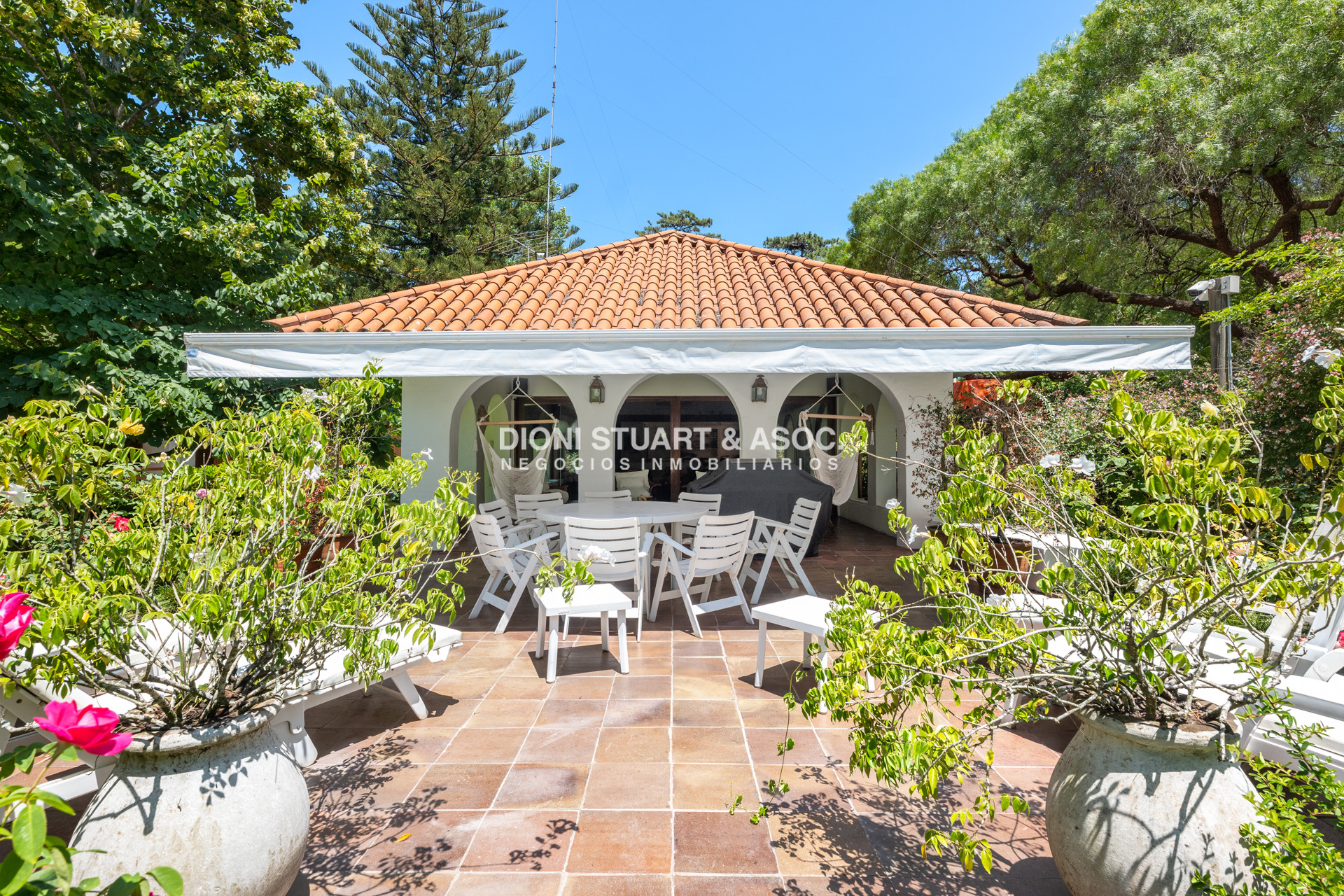 Casa ID.889 - CASA EN VENTA IMPONENTE EN EL GOLF - SAN RAFAEL - 6 DORMITORIOS