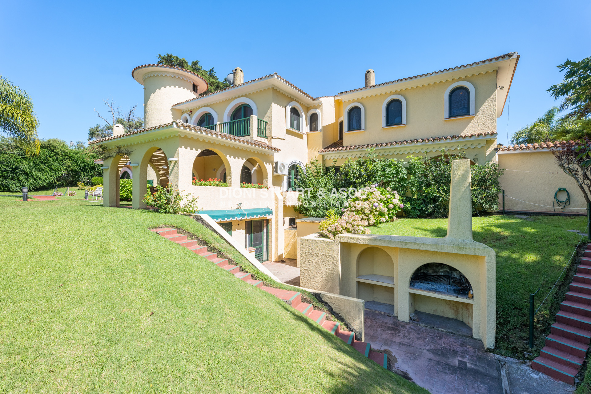 Casa ID.906 - CASA EN ALQUILER ANUAL SAN RAFAEL - EL GOLF - 3 DORMITORIOS EN SUITE + DEP. - PISCINA