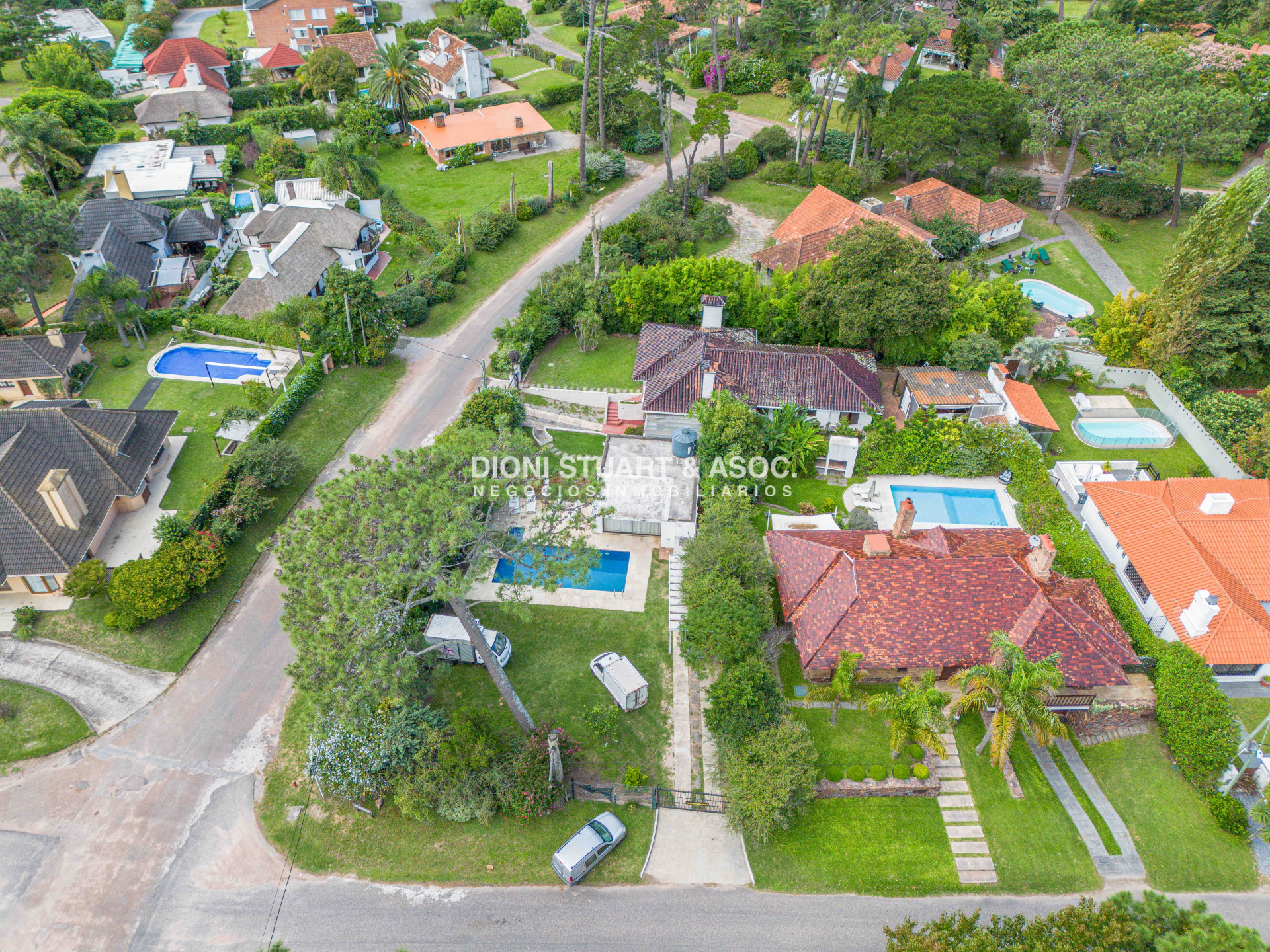 Casa ID.644 - OPORTUNIDAD - CASA EN ROOSEVELT - 5 DORMITORIOS Y 5 BAÑOS - PISCINA CLIMATIZADA