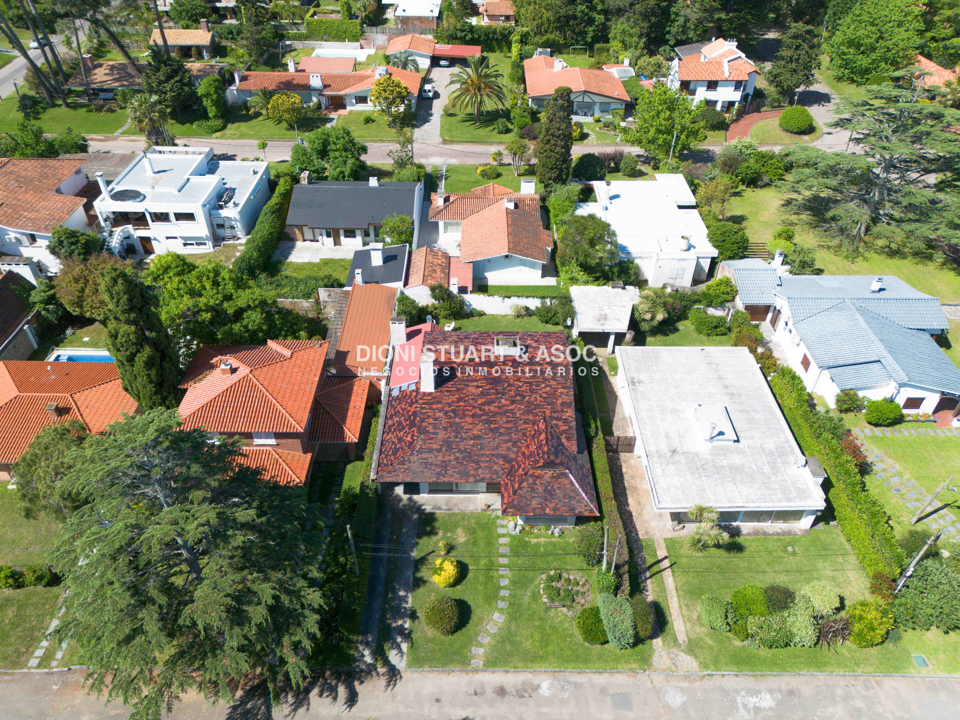 Casa ID.819 - CASA EN VENTA EN LA MANSA CERCA DEL MAR 3 DORMITORIOS + DEPENDENCIA