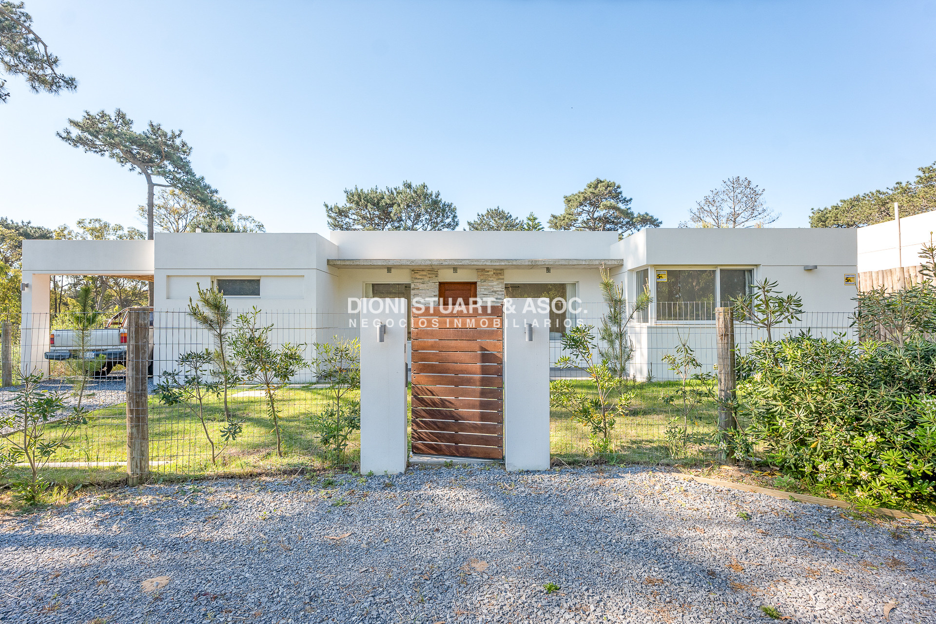 Casa ID.805 - CASA NUEVA EN VENTA EN MONTOYA LA BARRA - 3 DORMITORIOS Y PISCINA
