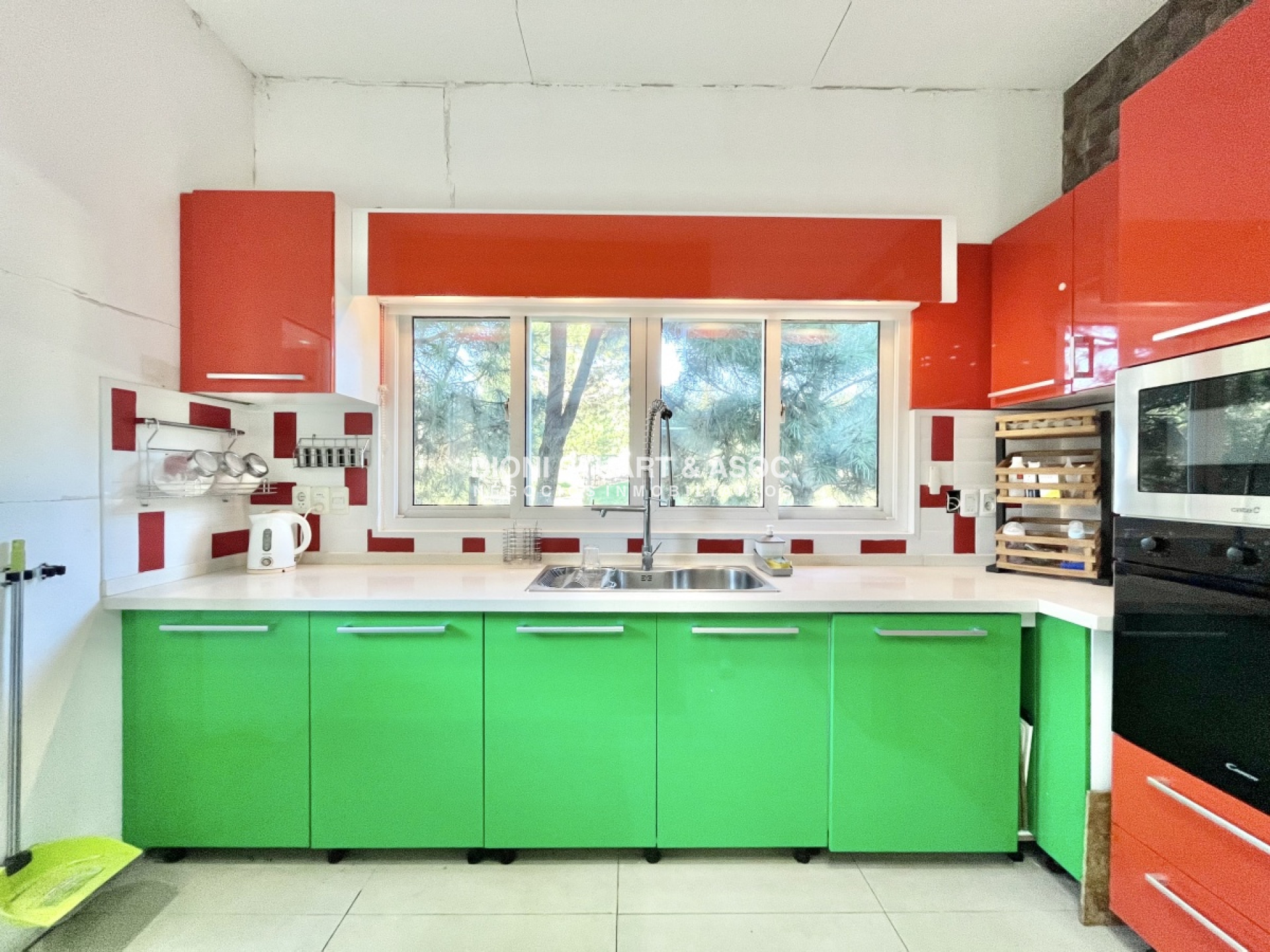 Casa ID.108 - Se vende casa en Parque Burnett