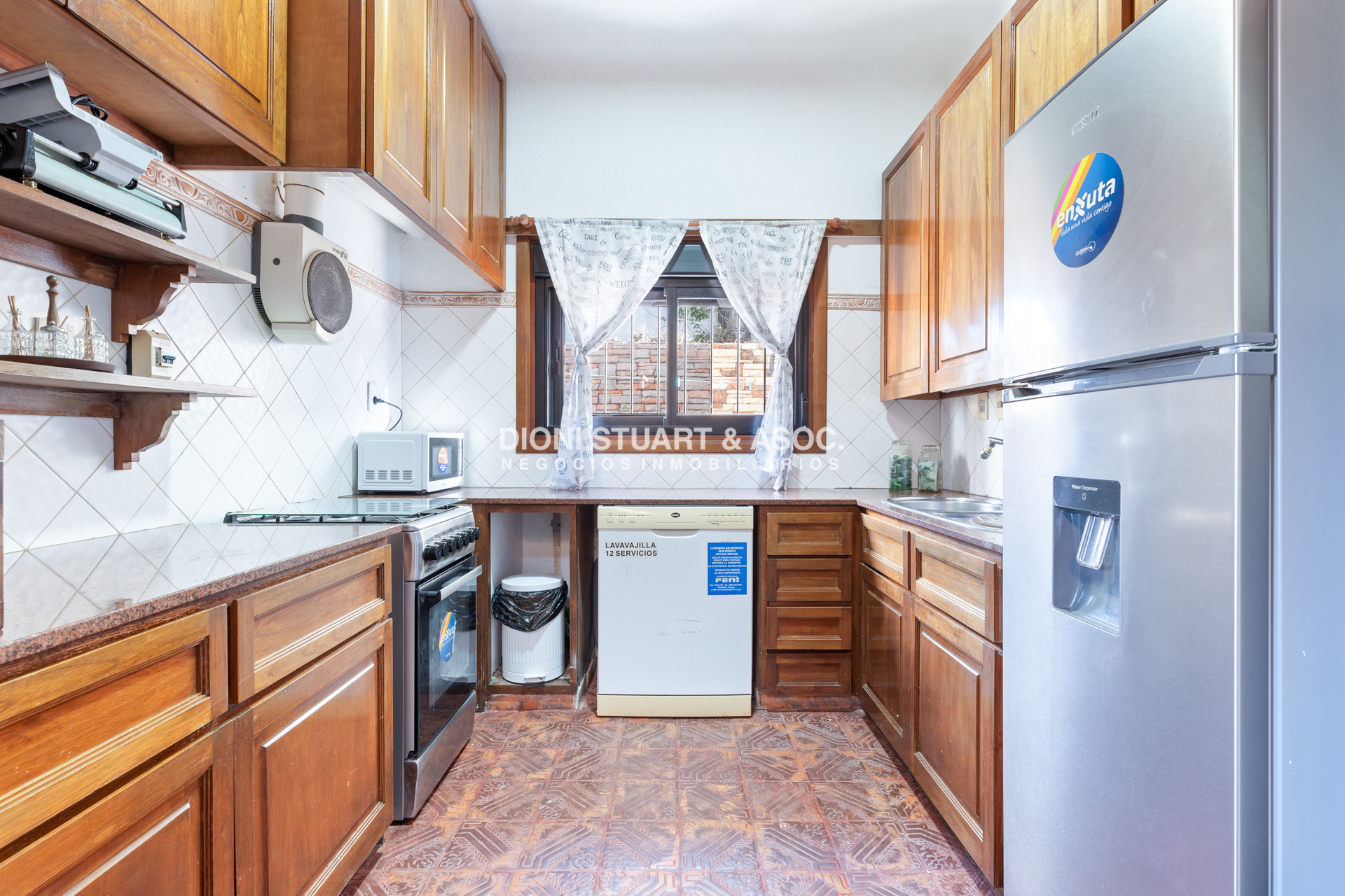 Casa ID.527 - CASA EN VENTA EN PUNTA DEL ESTE - 4 DORMITORIOS