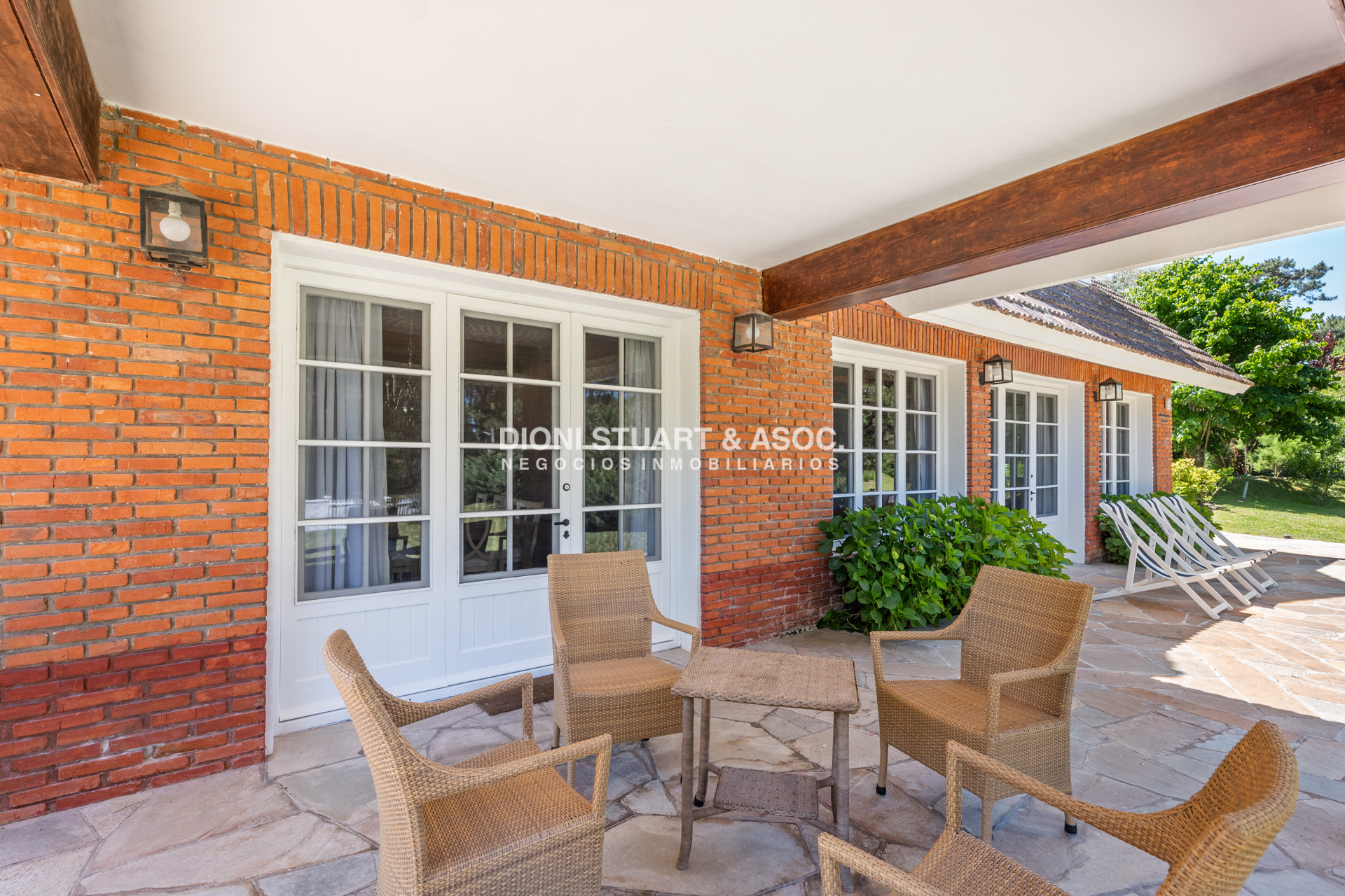 Casa ID.858 - Gran Casa en el Golf - 5 Dorm y Dep. - ARQ. ARTURO DUBOURG