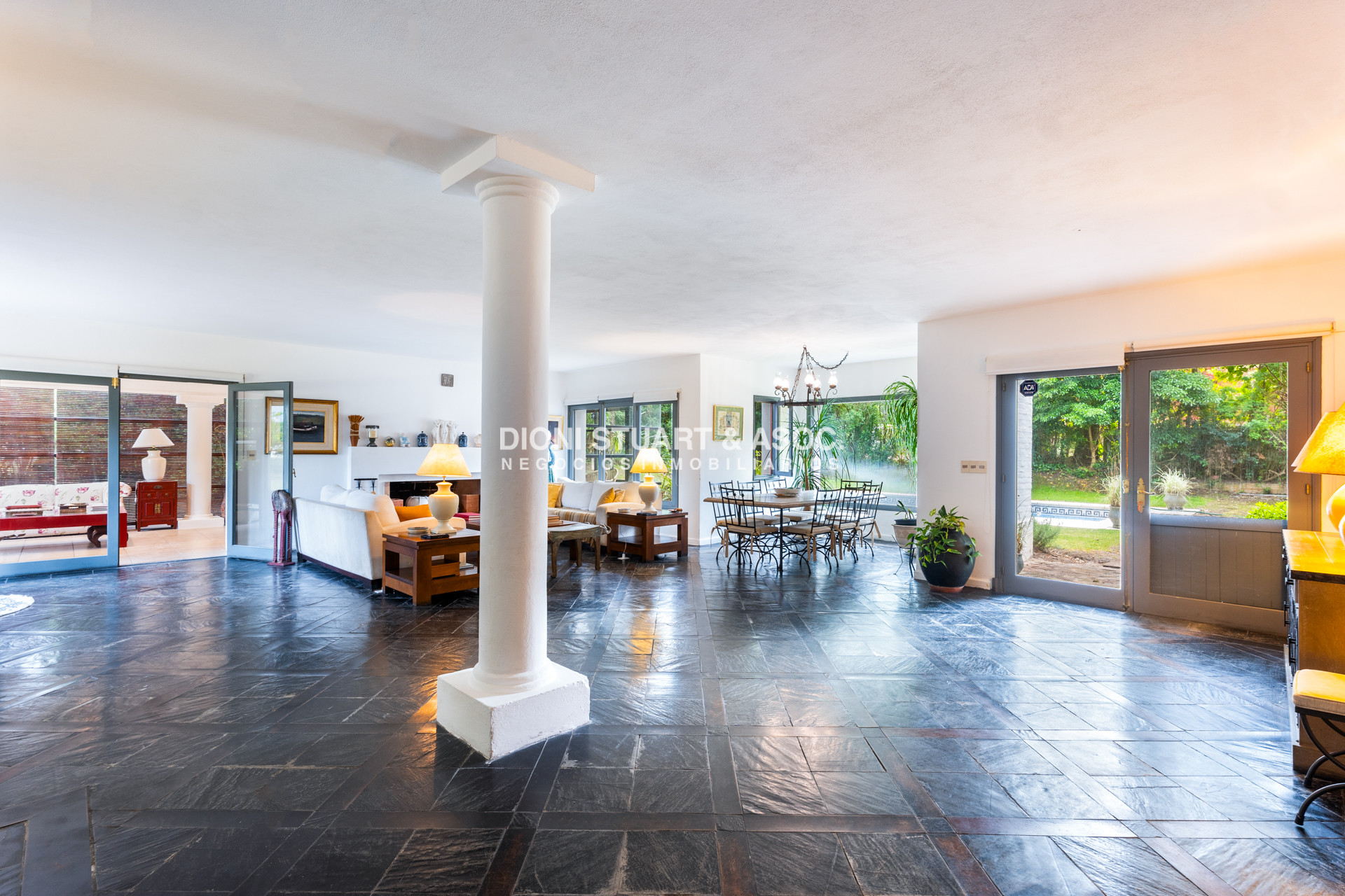 Casa ID.803 - CASA EN VENTA EN EL GOLF CON 8 DORMITORIOS EN SUTIE