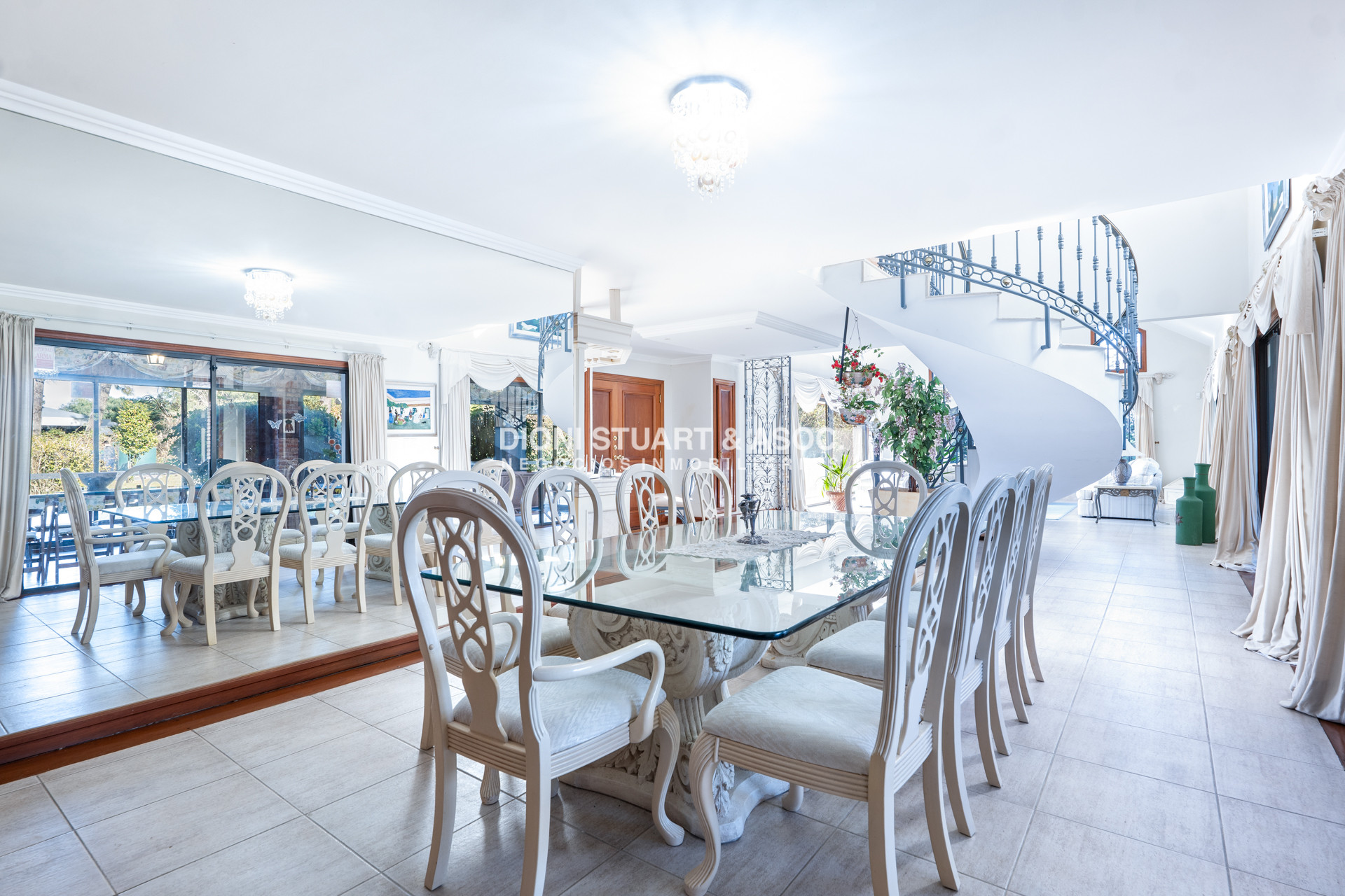 Casa ID.1057 - VENTA CASA 7 DORMITORIOS PLAYA MANSA A 1 CUADRA DEL MAR