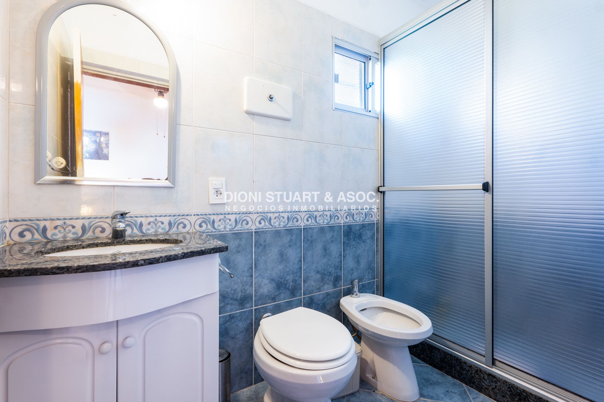 Casa ID.908 - CASA EN PLAYA MANSA - 5 DORMITORIOS - 5 BAÑOS - RECICLADA - CON PISCINA