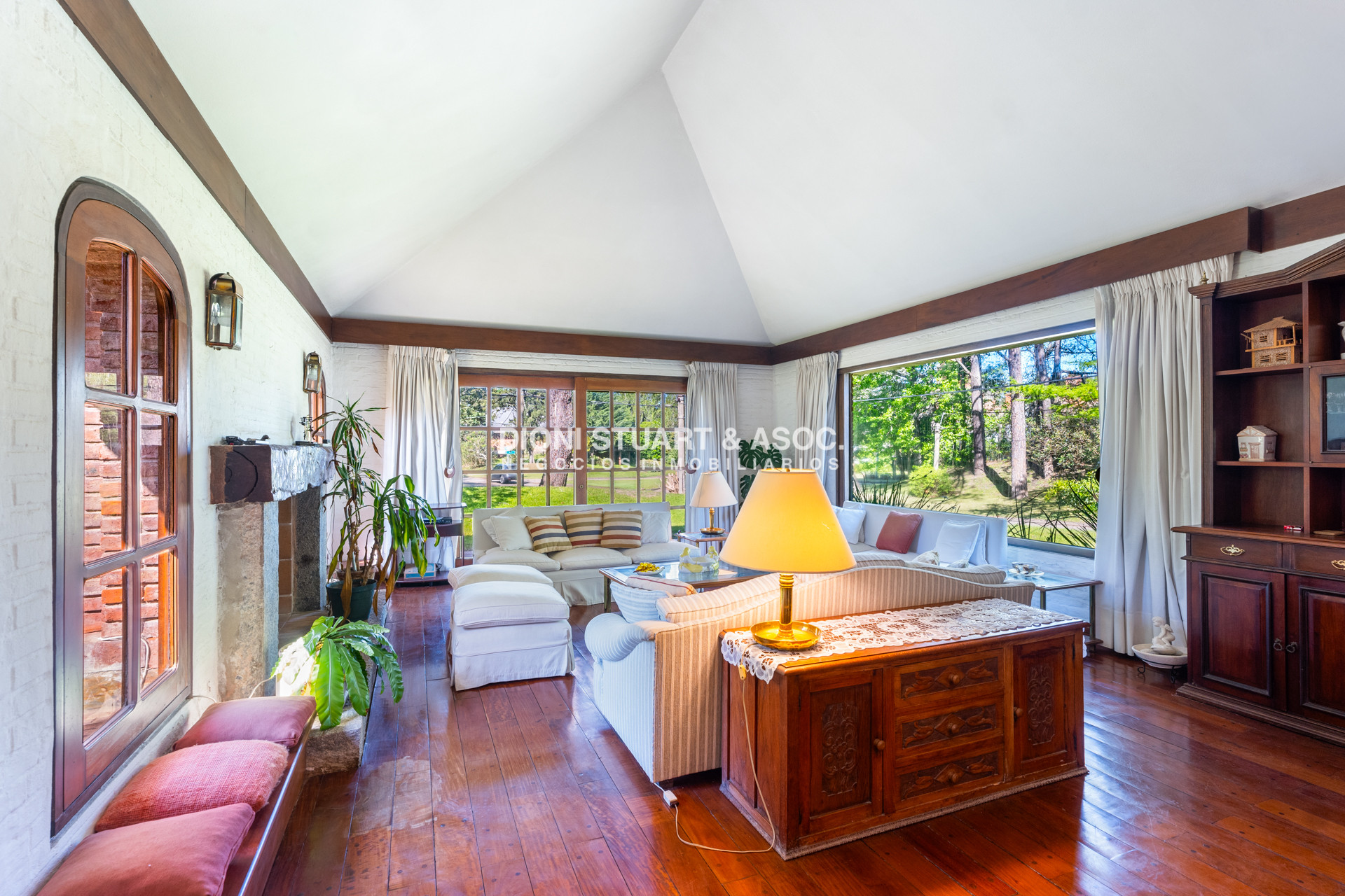 Casa ID.797 - Casa en Alquiler en Barrio Golf - Playa Brava - 5 Dormitorios y Piscina