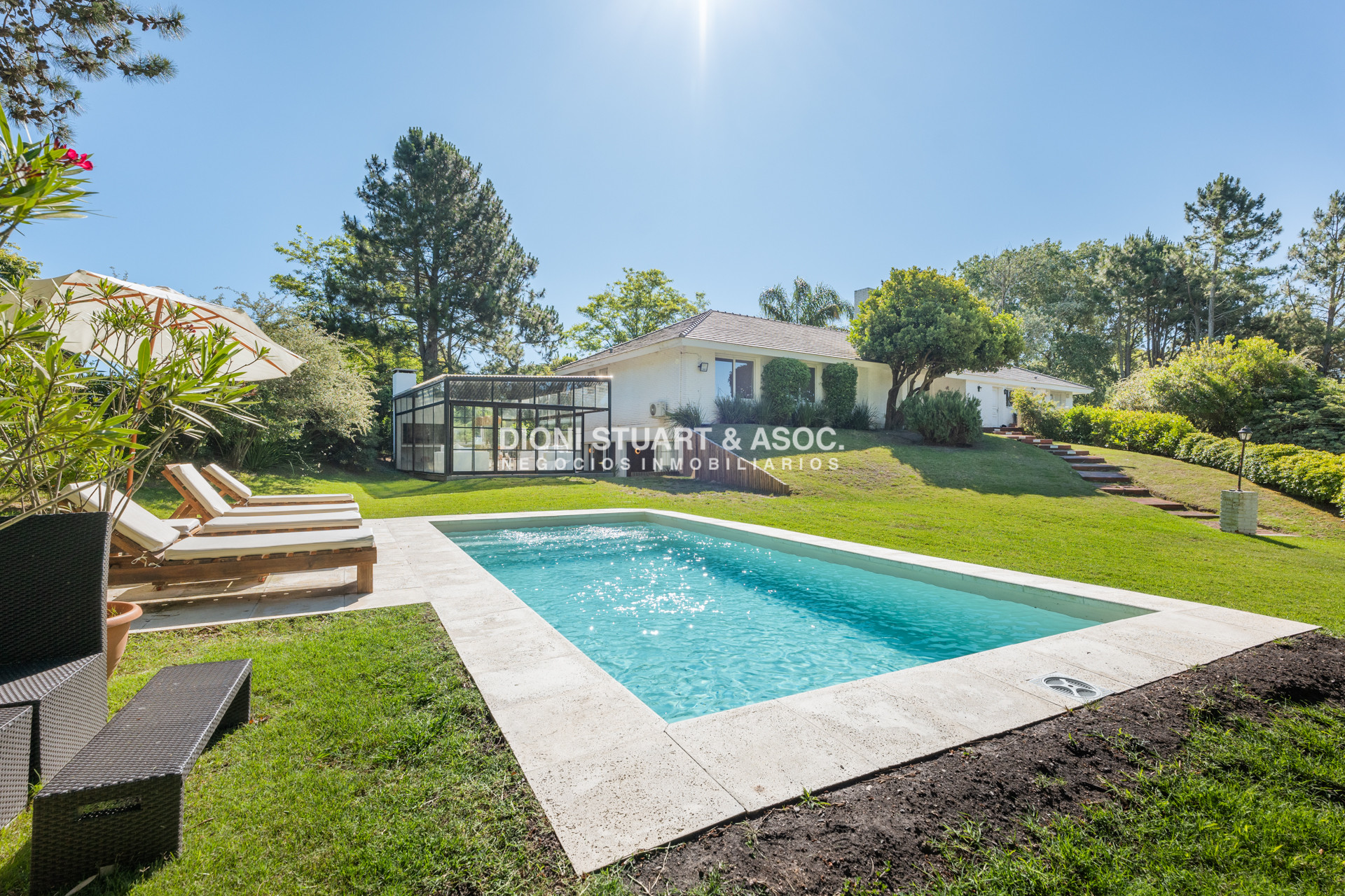 Casa ID.857 - CASA EN VENTA EN EL GOLF DE 4 DORMITORIOS Y DEP. - VISTA DIRECTA AL GOLF