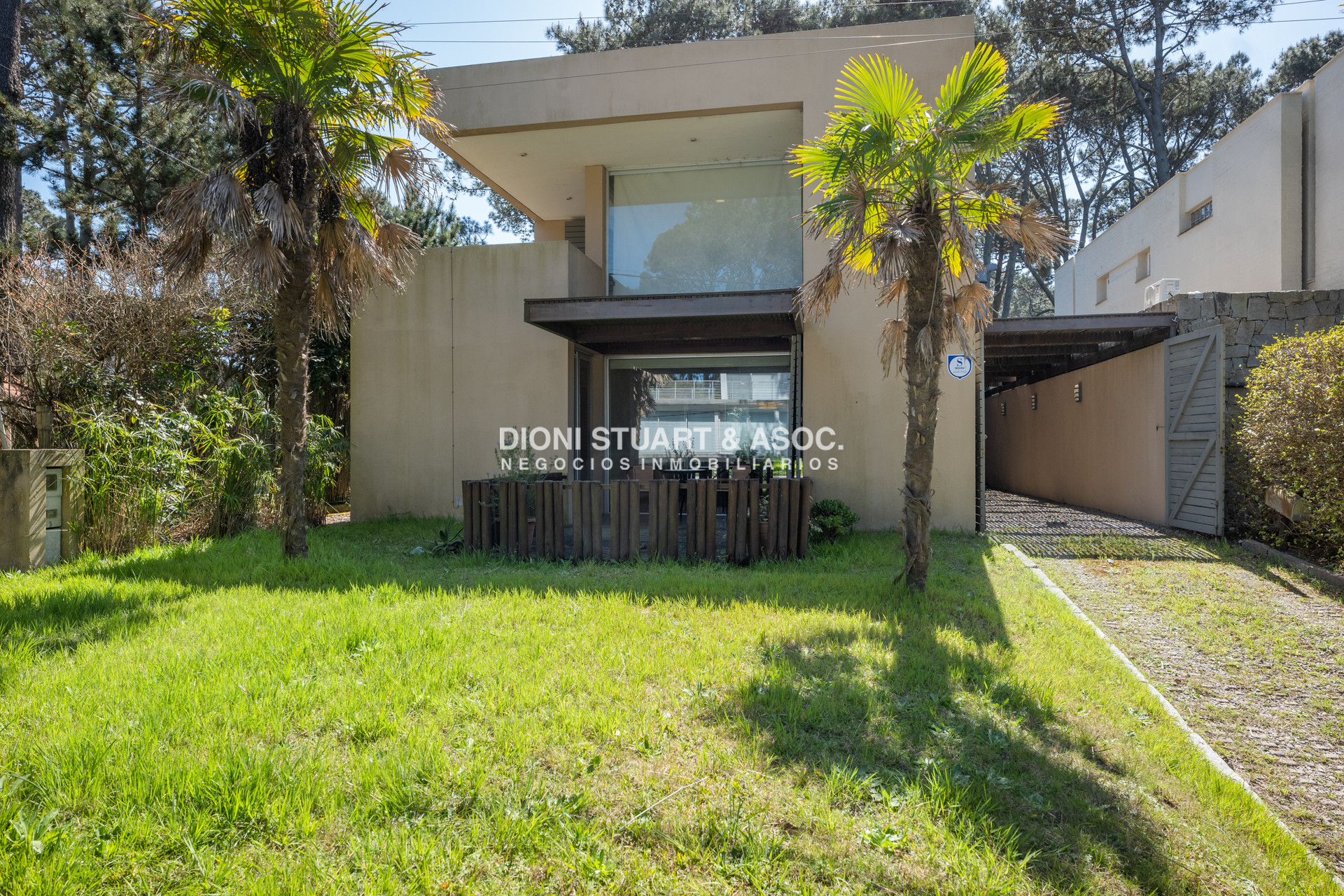 Casa ID.762 - CASA EN VENTA EN MONTOYA CERCA DEL MAR CON 5 DORMITORIOS - LA BARRA