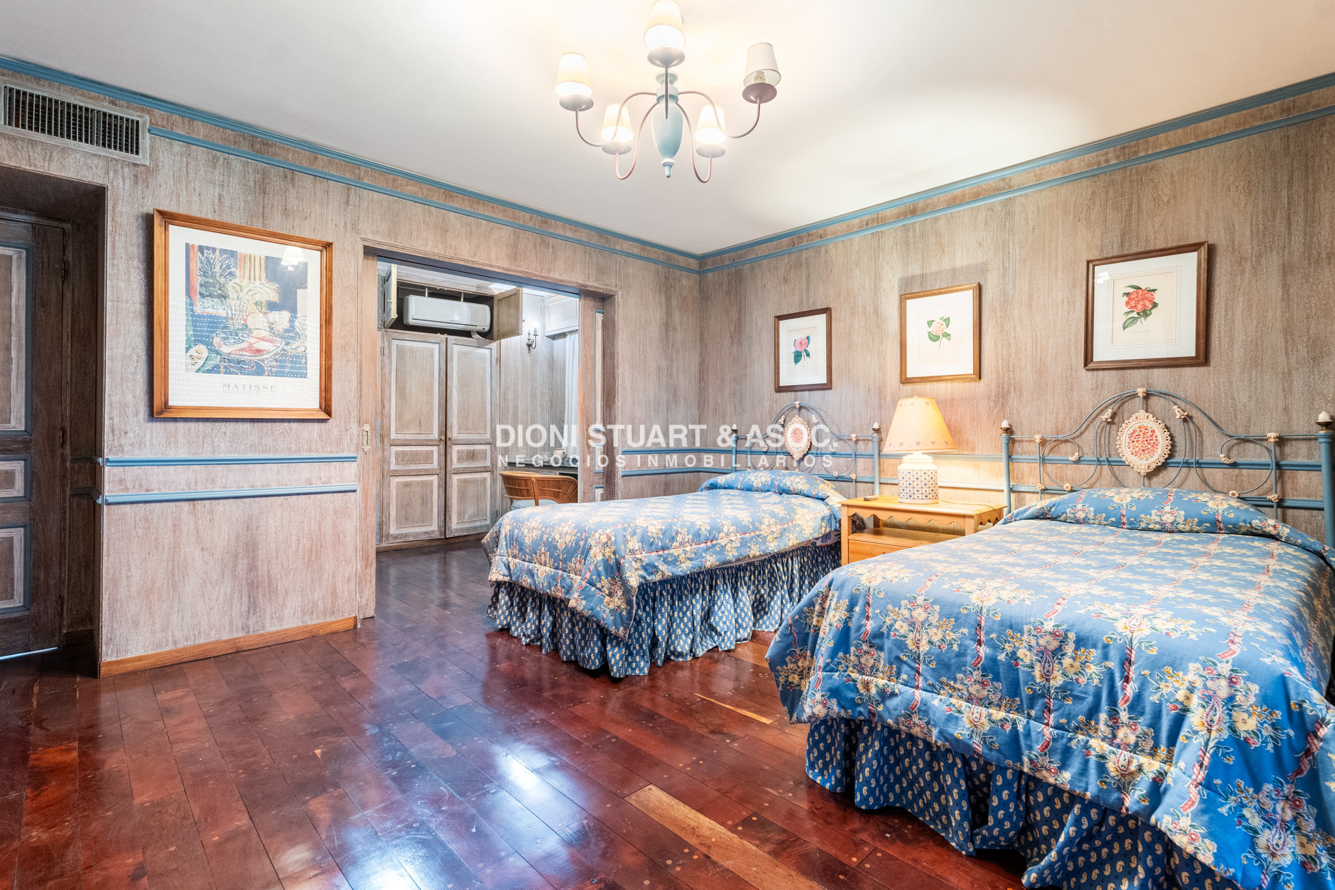 Casa ID.878 - CASA EN VENTA EN PINARES - SUPER TERRENO Y MEGA CONSTRUCCIÓN