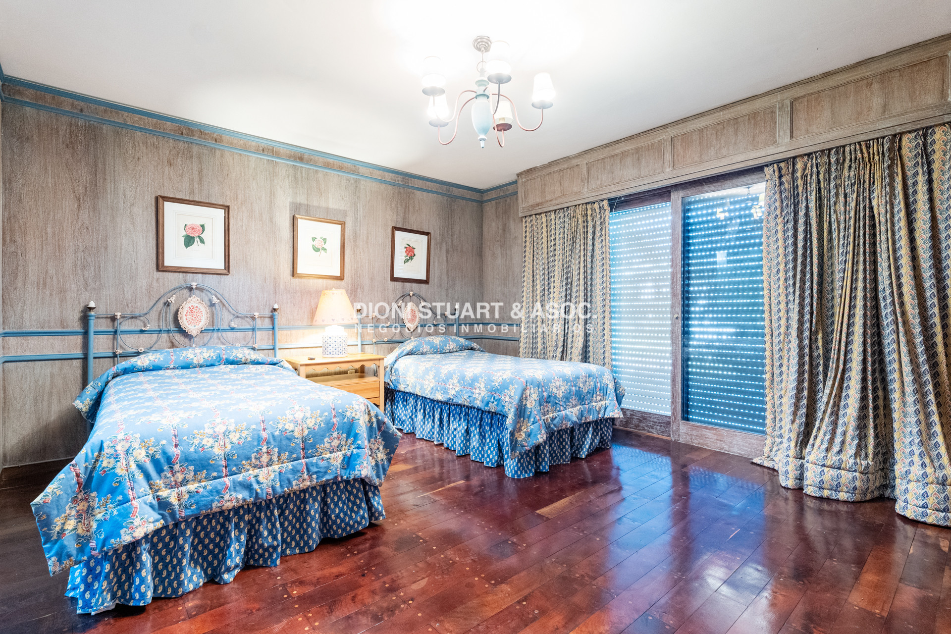 Casa ID.878 - CASA EN VENTA EN PINARES - SUPER TERRENO Y MEGA CONSTRUCCIÓN