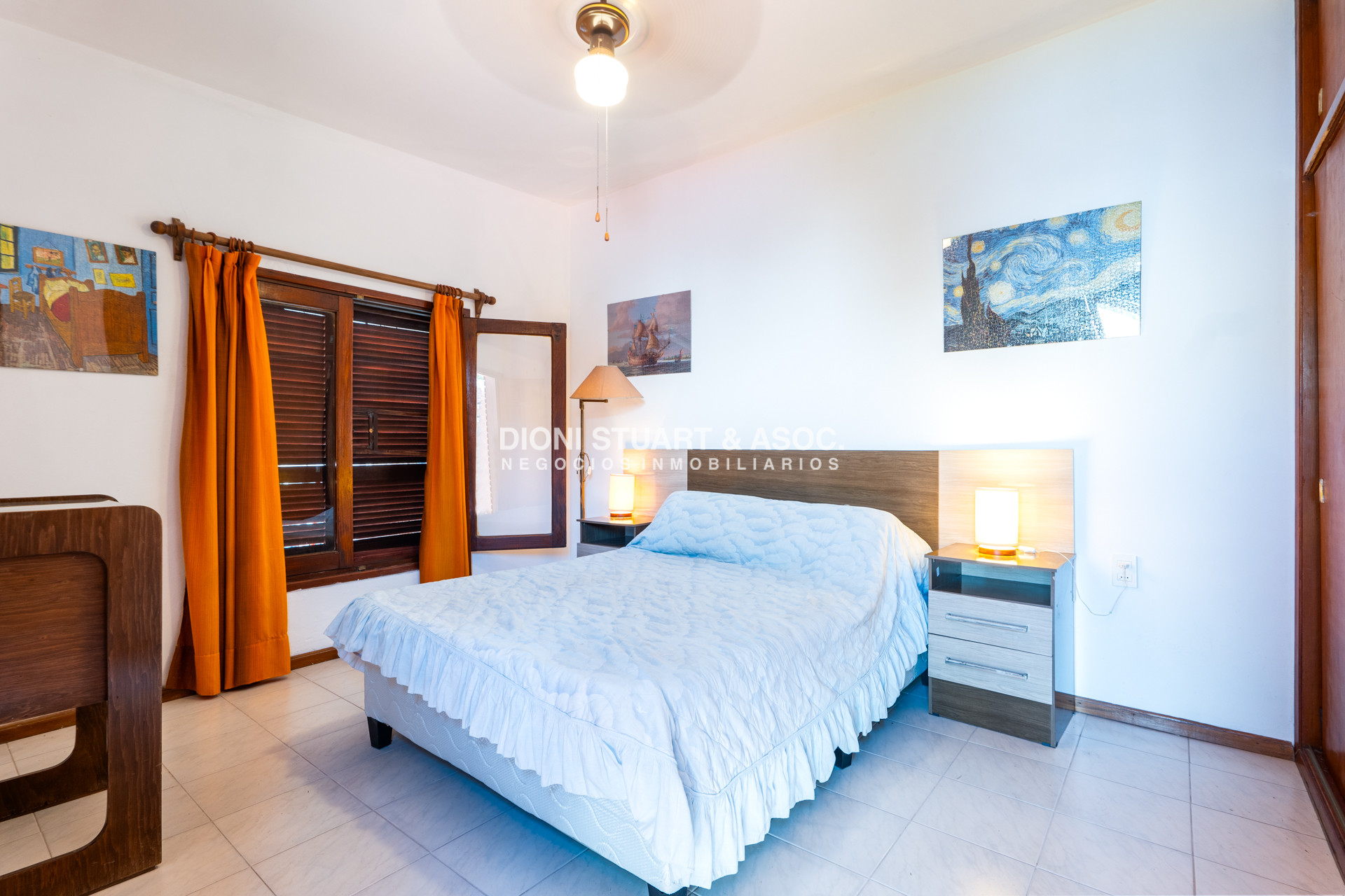 Casa ID.908 - CASA EN PLAYA MANSA - 5 DORMITORIOS - 5 BAÑOS - RECICLADA - CON PISCINA