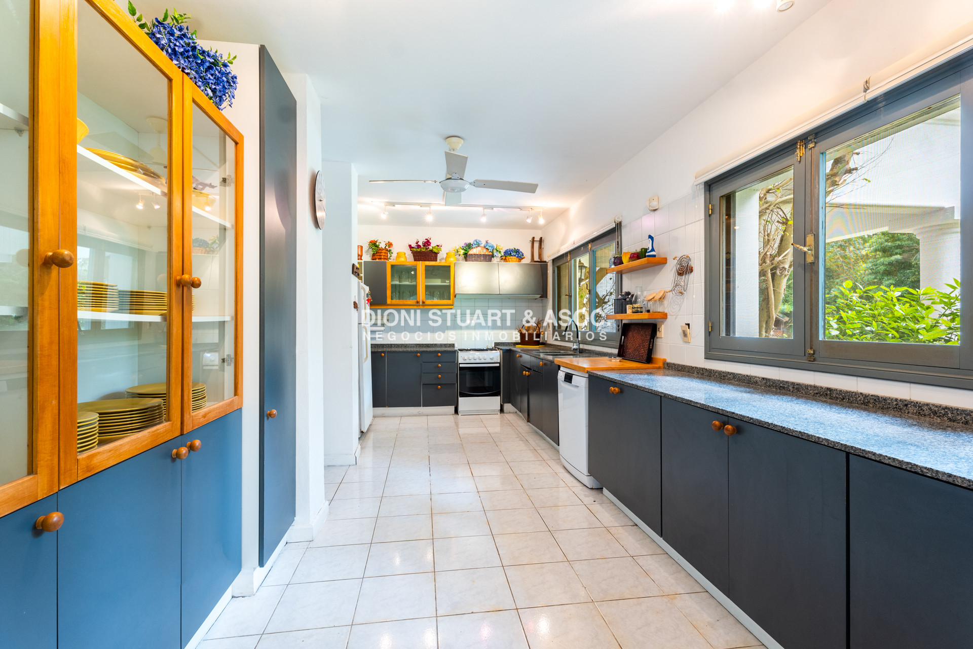 Casa ID.803 - CASA EN VENTA EN EL GOLF CON 8 DORMITORIOS EN SUTIE