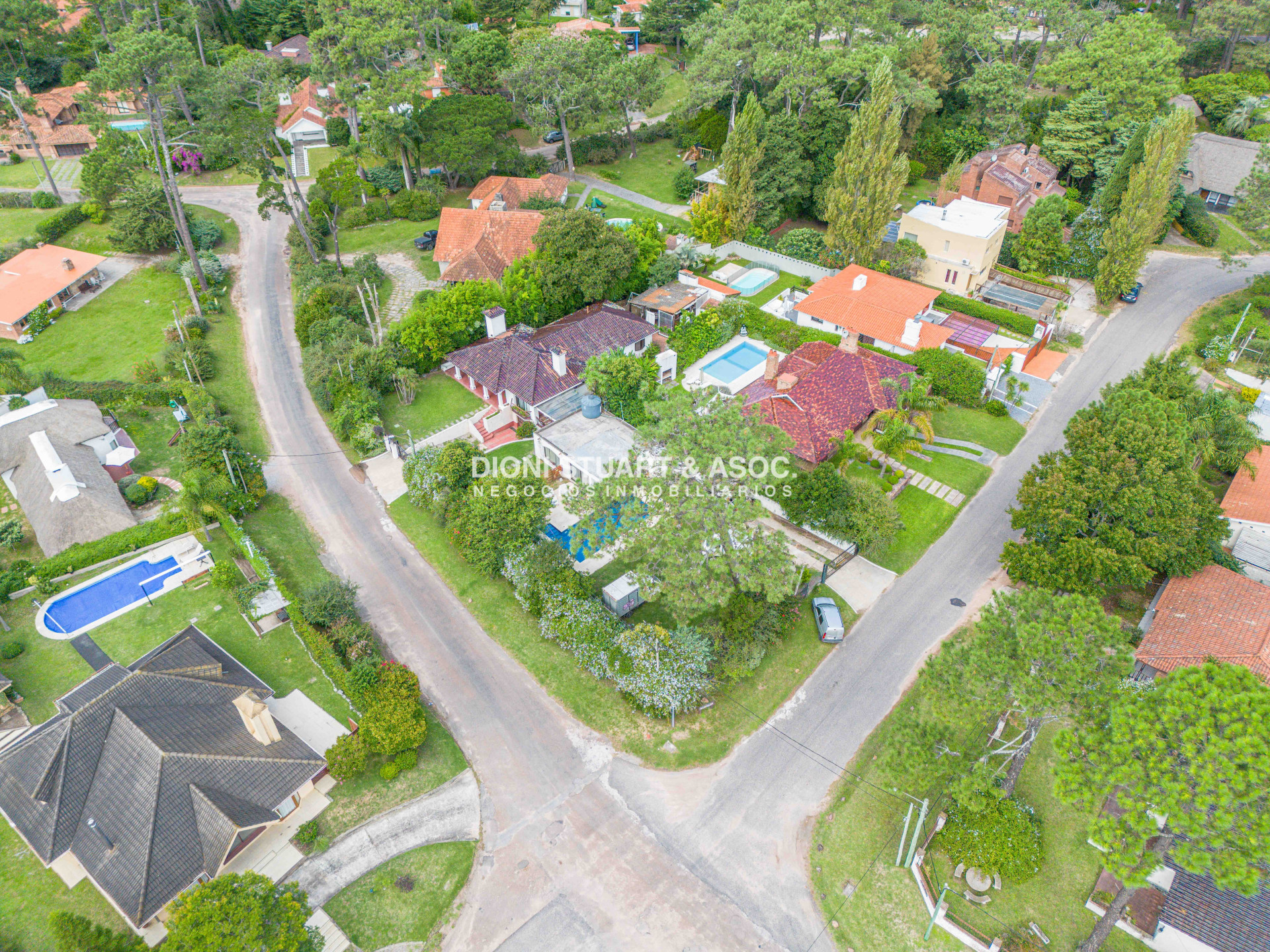 Casa ID.644 - OPORTUNIDAD - CASA EN ROOSEVELT - 5 DORMITORIOS Y 5 BAÑOS - PISCINA CLIMATIZADA