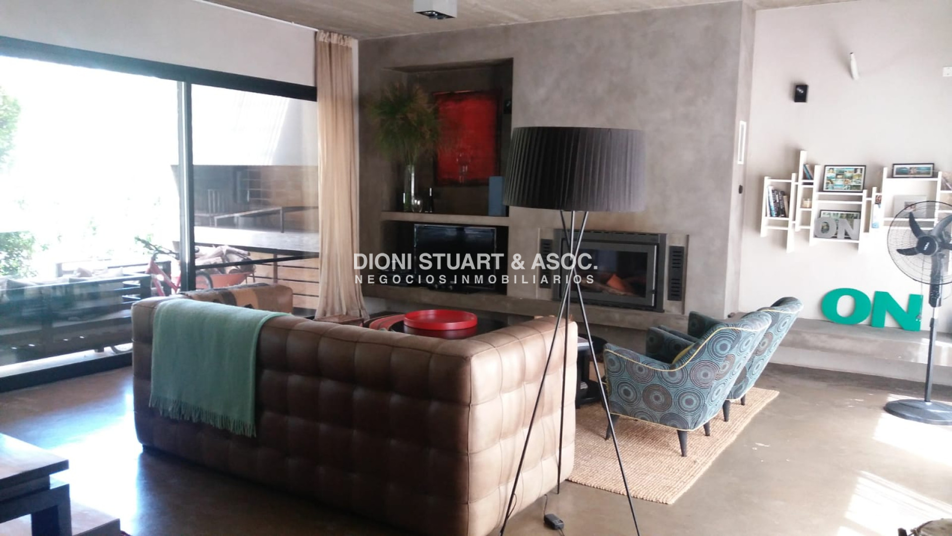 Casa ID.403 - SE VENDE CASA EN LA ALBORADA !! GRAN METRAJE !! AMPLIA Y FUNCIONAL !!