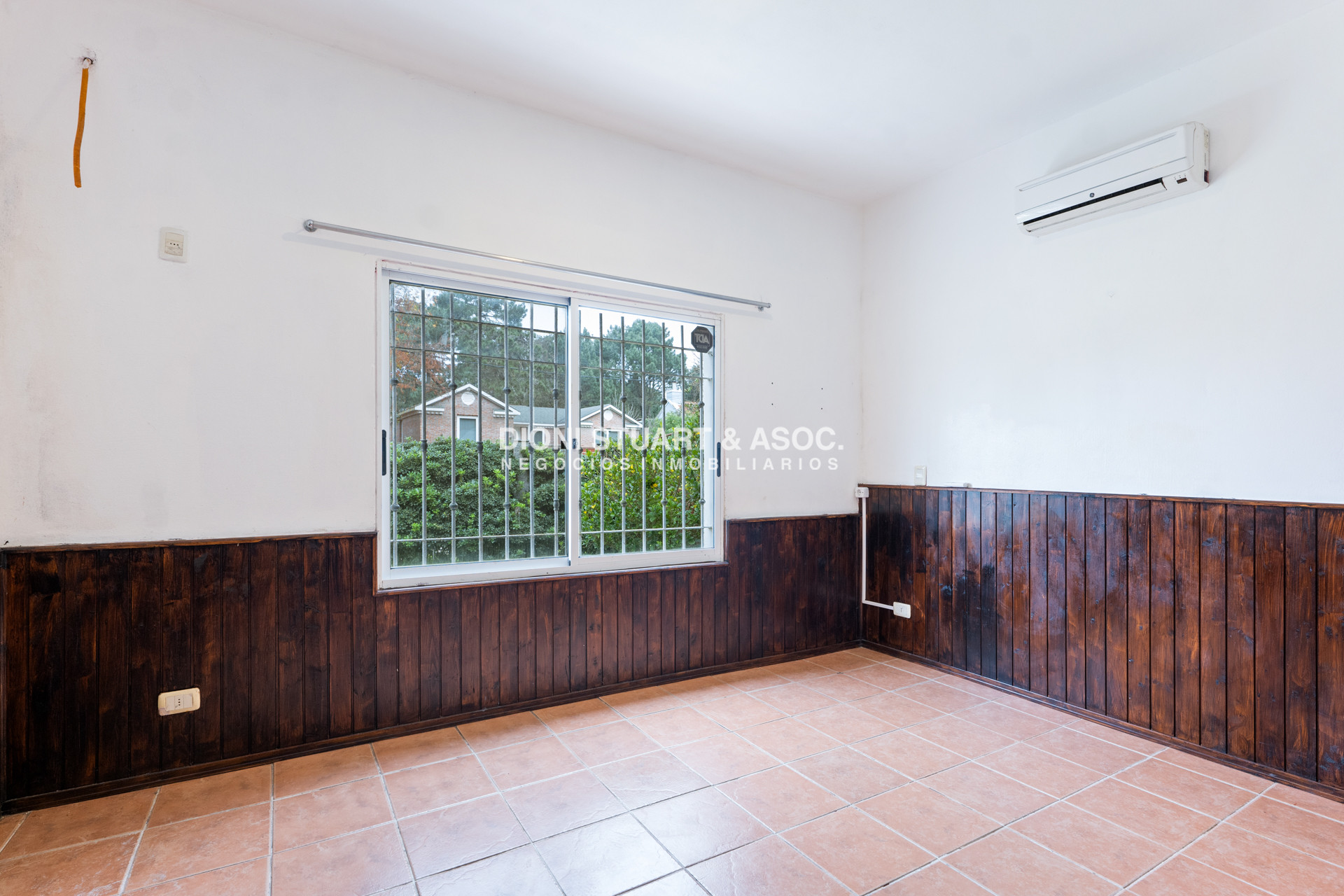 Casa ID.694 - Casa en Venta - Oportunidad - Jardines de Córdoba - 3 Dormitorios + Barbacoa + Dependencia