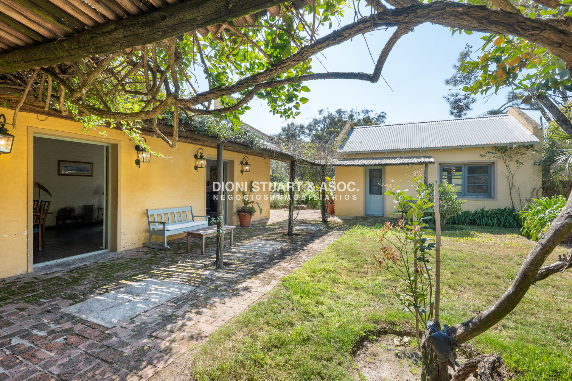 Casa ID.765 - ALQUILER DE TEMPORADA CASA EN LA BARRA CON 4 DORMITORIOS Y PISCINA MUY CERCA DEL MAR