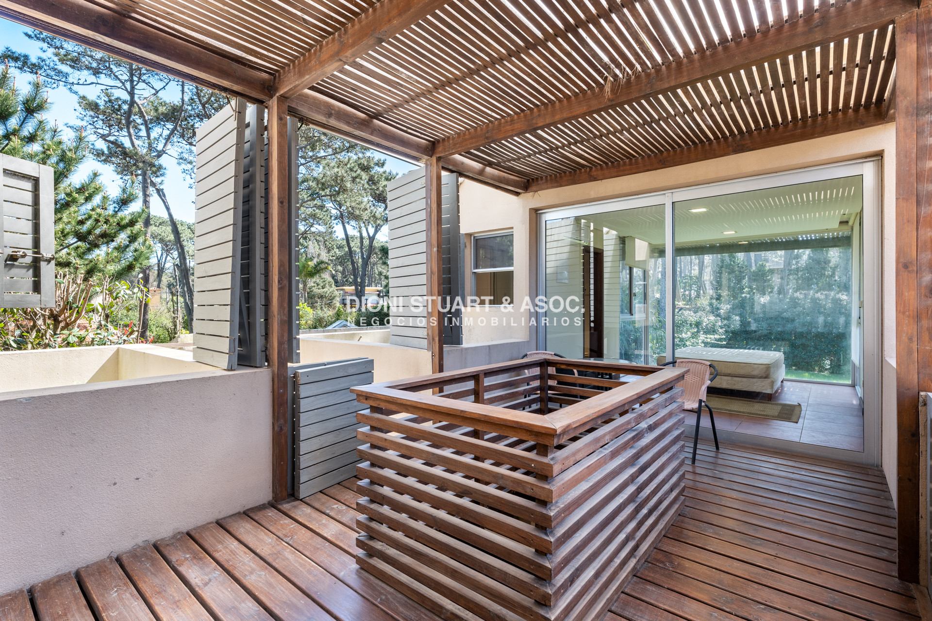 Casa ID.762 - CASA EN VENTA EN MONTOYA CERCA DEL MAR CON 5 DORMITORIOS - LA BARRA