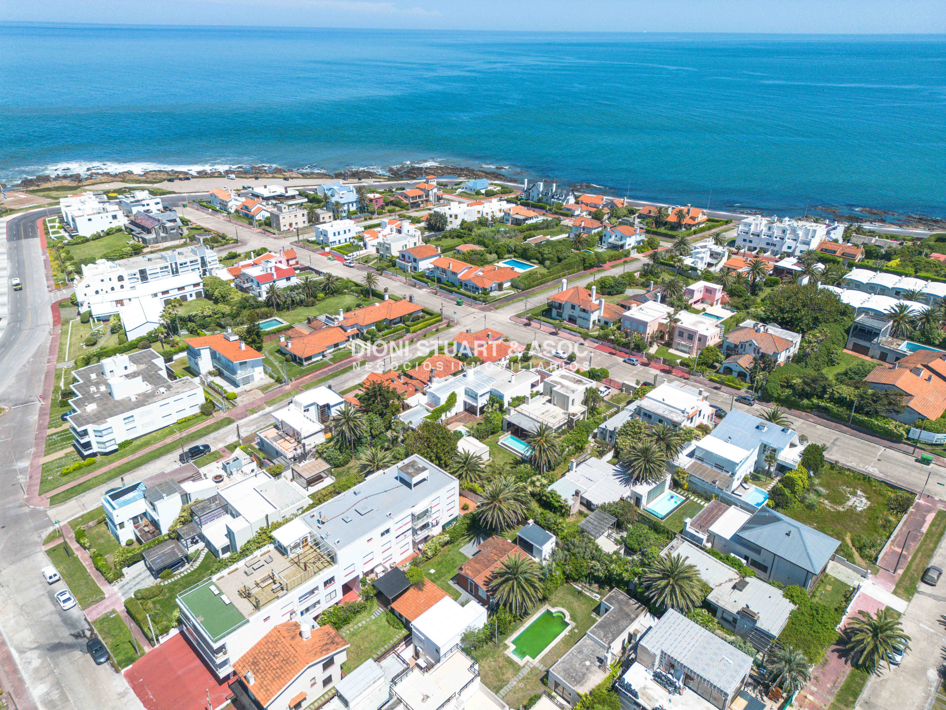 Casa ID.807 - CASA EN VENTA EN LA PENINSULA PUNTA DEL ESTE CON 4 DORMITORIOS