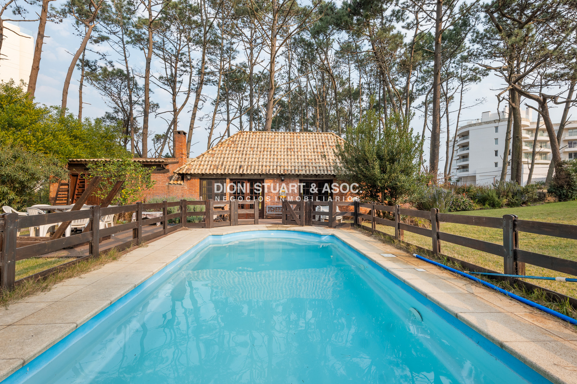 Casa ID.730 - Casa en Piedras del Chileno - 5 Dormitorios y 4 Baños - A 2 Cuadras del Mar