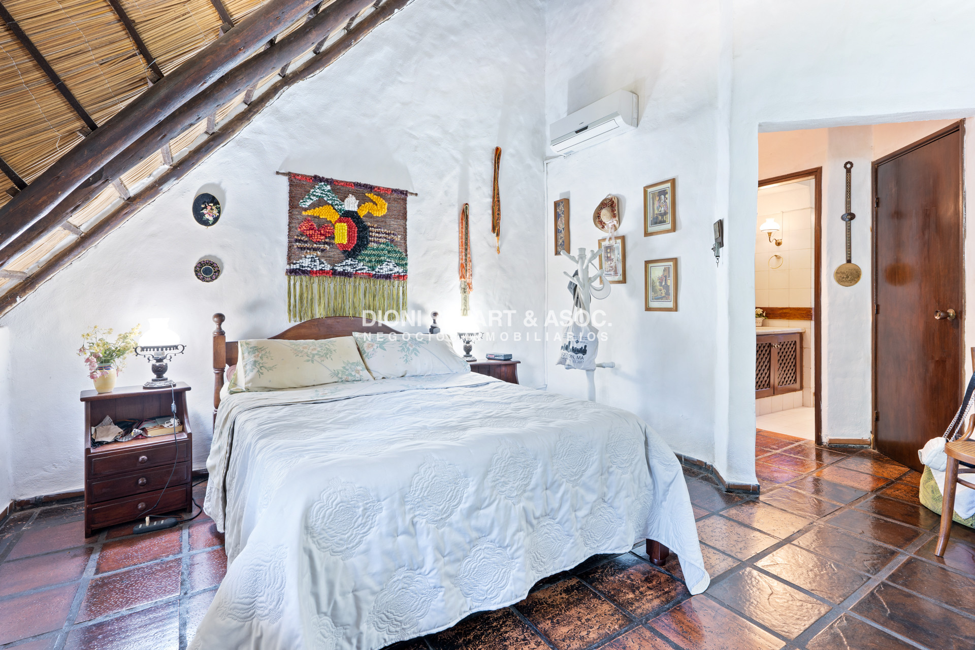 Casa ID.600 - Casa en Pinares - 5 Dorm - Arq. Margoniner