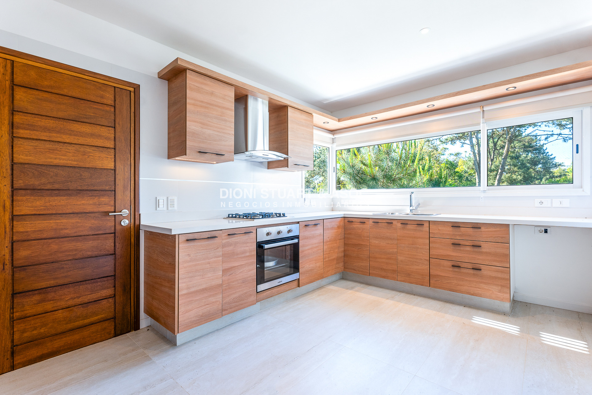 Casa ID.805 - CASA NUEVA EN VENTA EN MONTOYA LA BARRA - 3 DORMITORIOS Y PISCINA