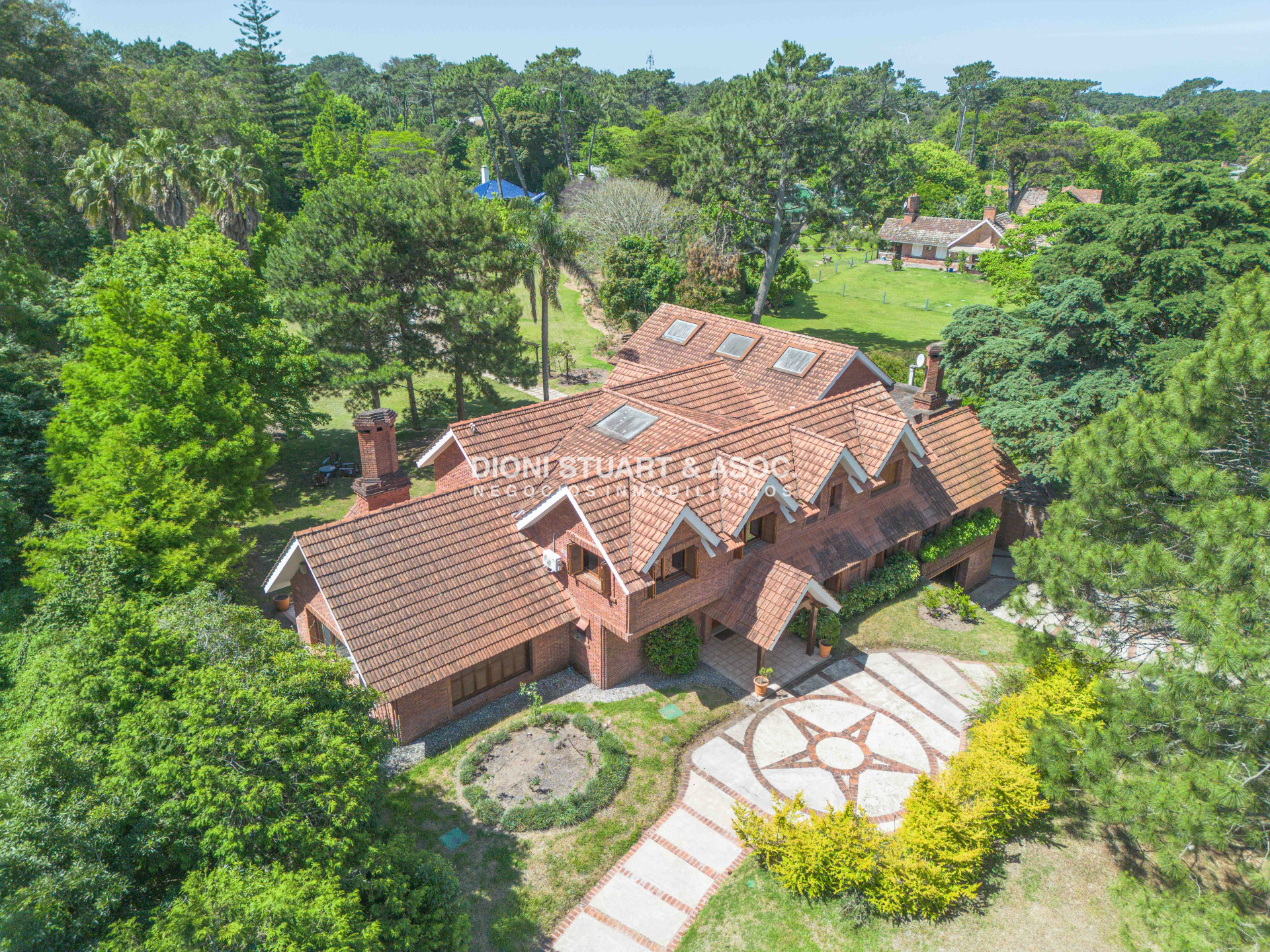 Casa ID.843 - CASA EN VENTA EN EL GOLF - INCREIBLE