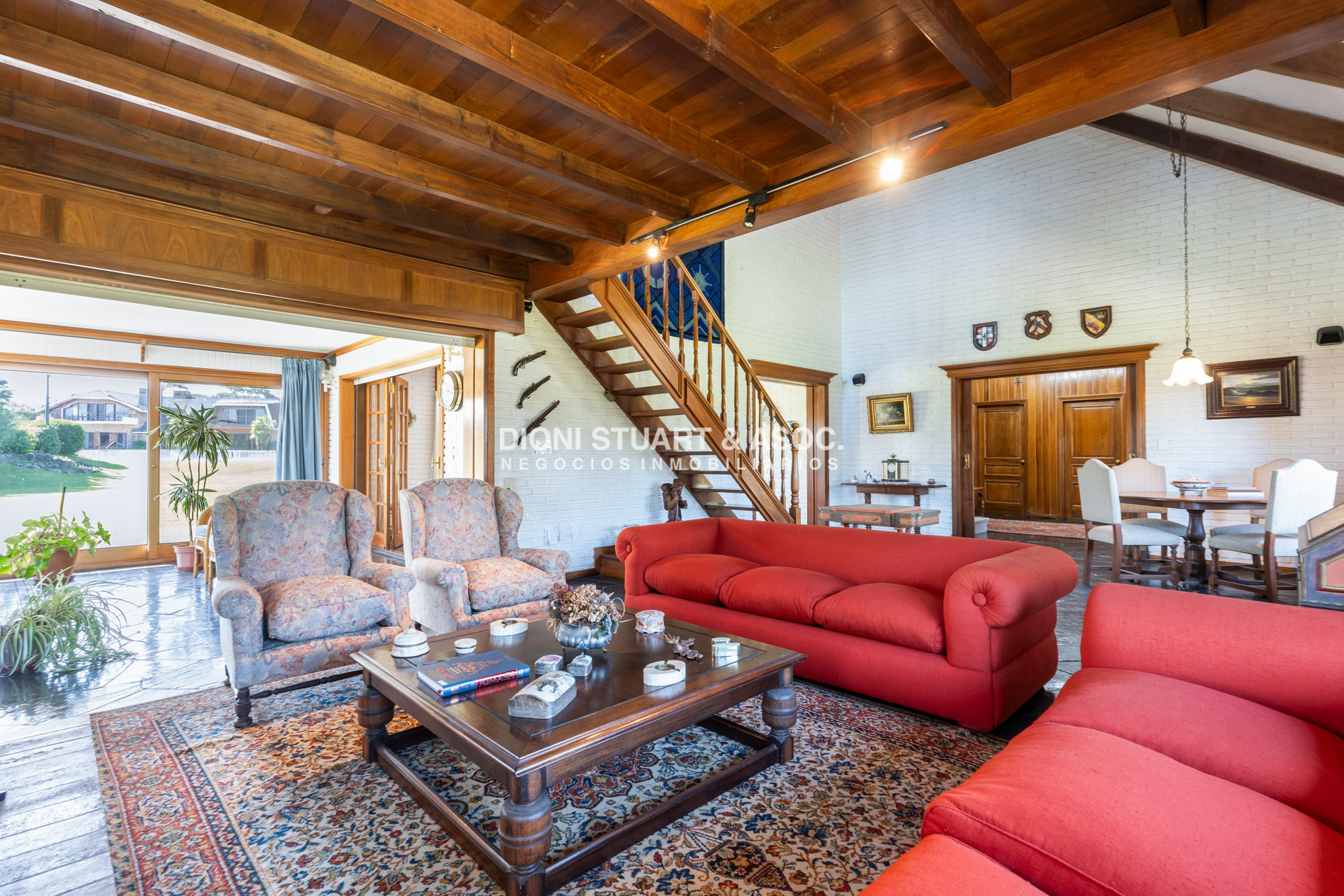Casa ID.878 - CASA EN VENTA EN PINARES - SUPER TERRENO Y MEGA CONSTRUCCIÓN