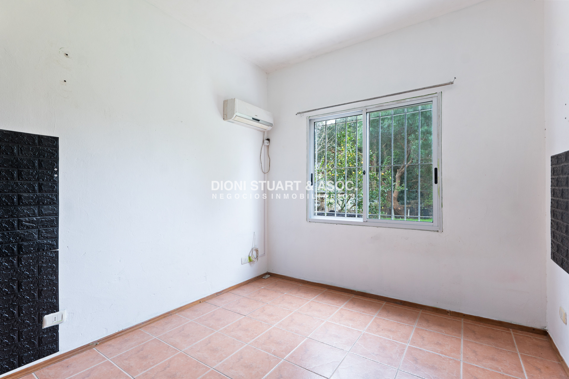 Casa ID.694 - Casa en Venta - Oportunidad - Jardines de Córdoba - 3 Dormitorios + Barbacoa + Dependencia