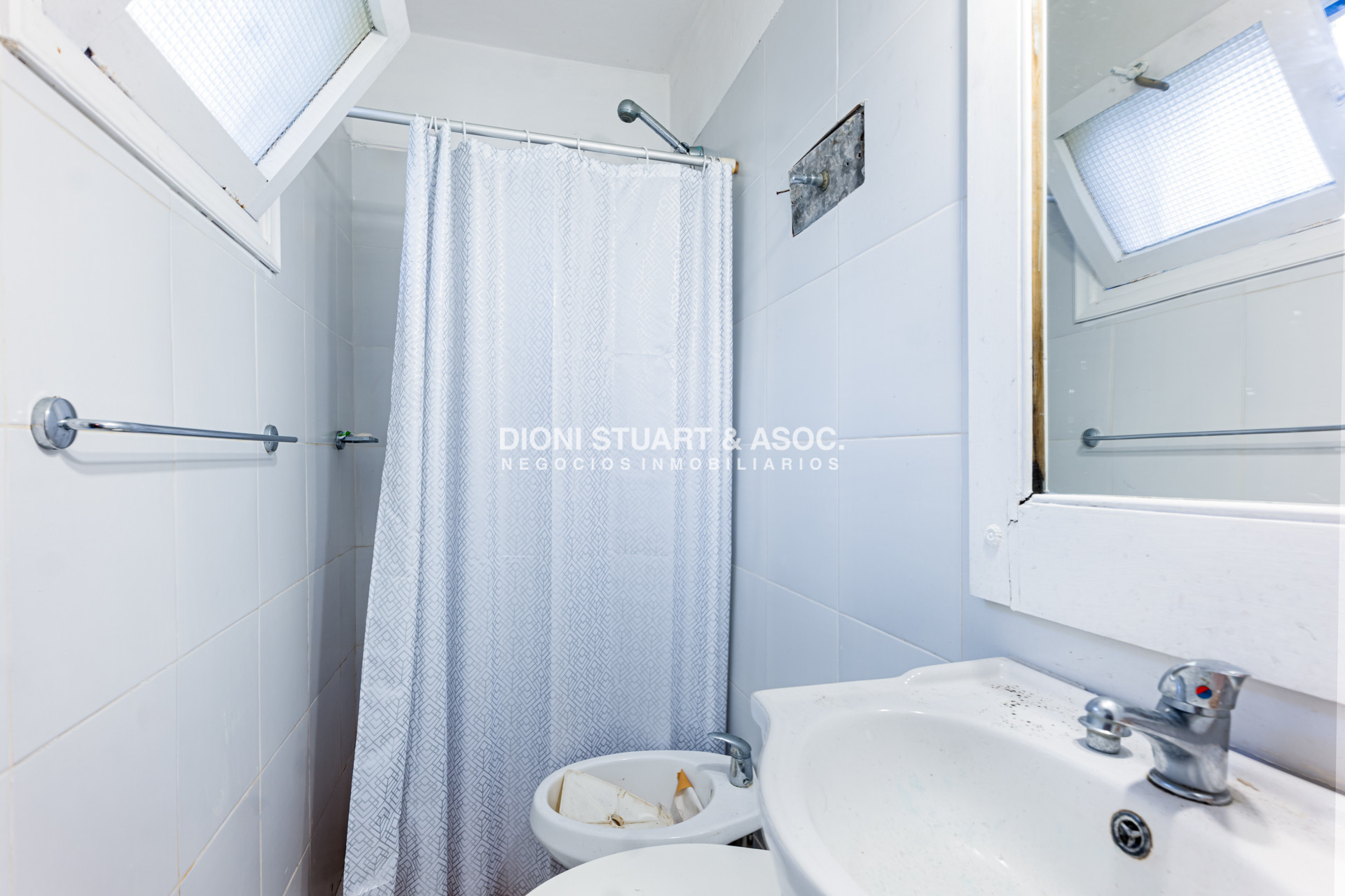 Casa ID.802 - Casa en Venta en Rincon Del Indio - 3 Dormitorios - A 1 cuadra del mar