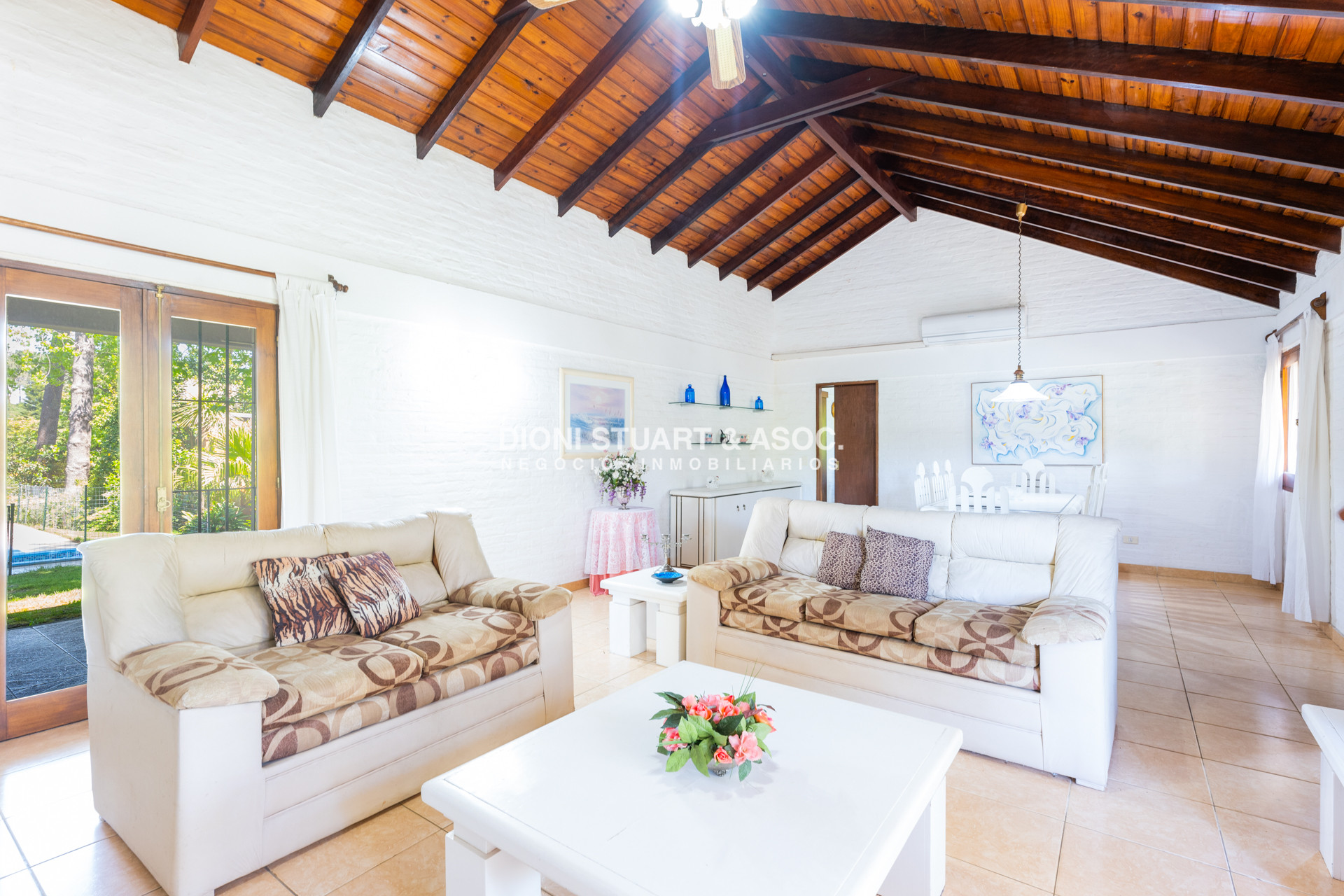 Casa ID.817 - CASA EN VENTA EN CANTEGRIL CON 3 DORMITORIOS Y DEPENDENCIA + PISCINA