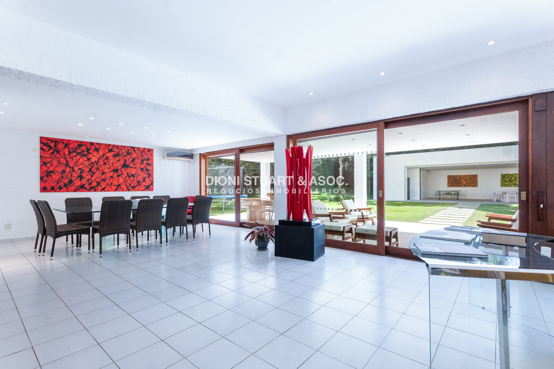 Casa ID.1132 - VENTA CASA EN EL GOLF - 5 DORMITORIOS + DEPENDENCIA - MEGA BARBACOA