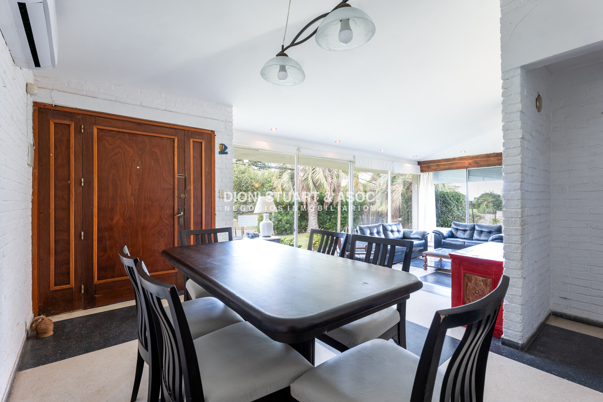 Casa ID.941 - CASA EN VENTA CERCA DEL MAR PLAYA BRAVA RINCON DEL INDIO - 4 DORMITORIOS + BARBACOA + PISCINA