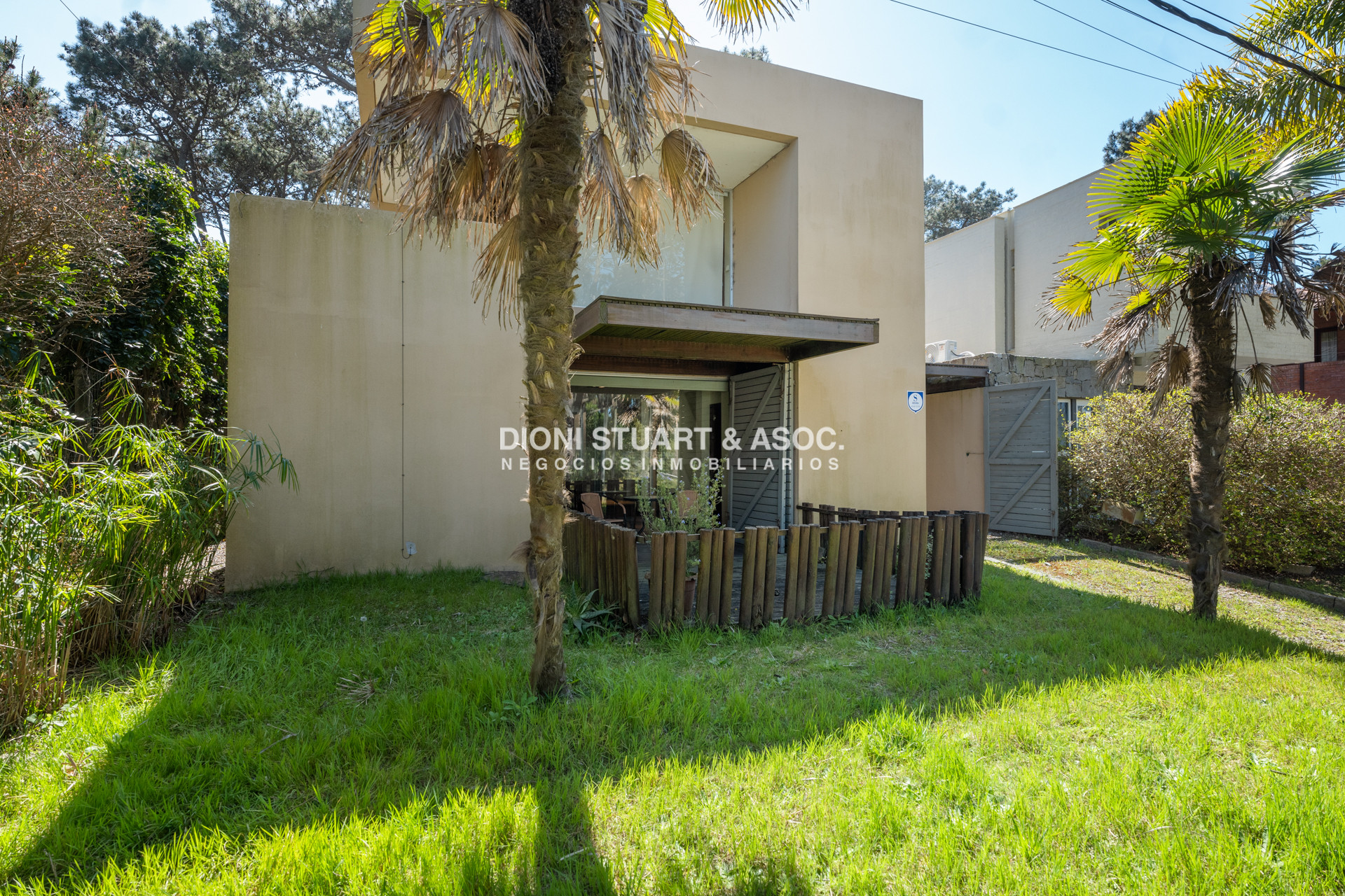 Casa ID.762 - CASA EN VENTA EN MONTOYA CERCA DEL MAR CON 5 DORMITORIOS - LA BARRA
