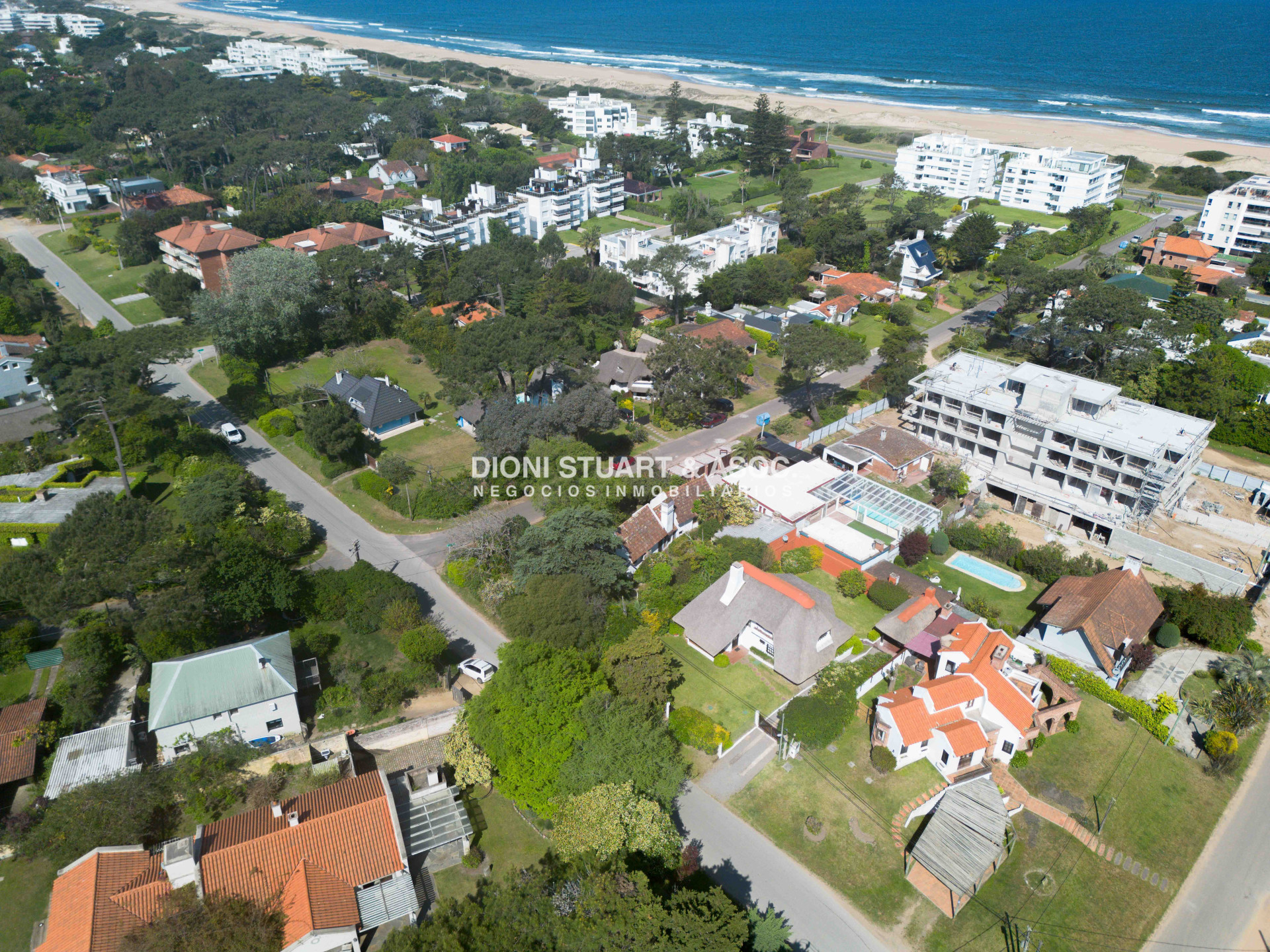 Casa ID.802 - Casa en Venta en Rincon Del Indio - 3 Dormitorios - A 1 cuadra del mar