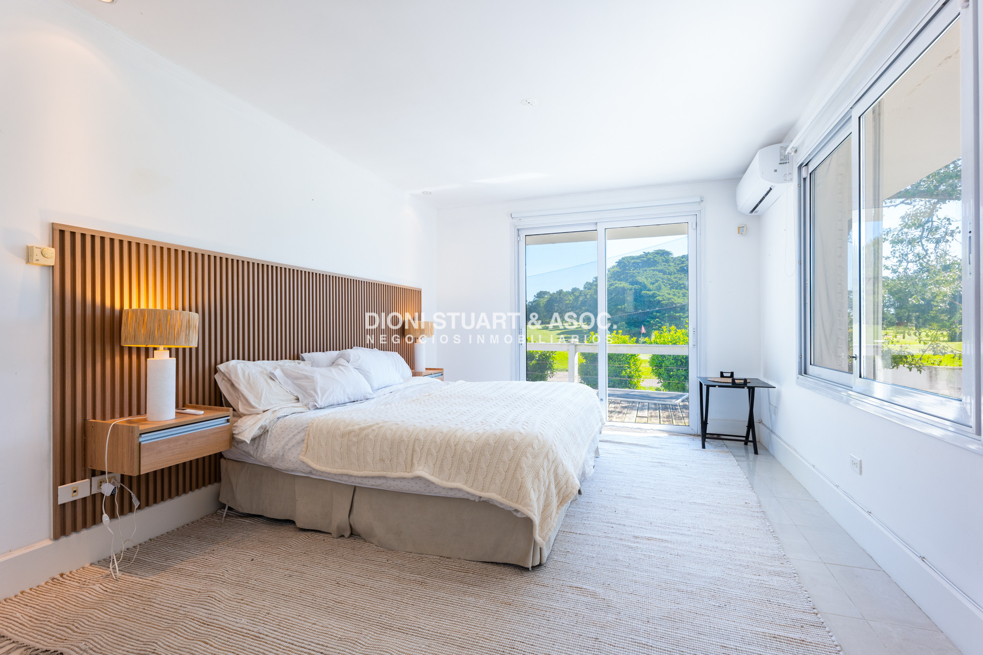 Casa ID.857 - CASA EN VENTA EN EL GOLF DE 4 DORMITORIOS Y DEP. - VISTA DIRECTA AL GOLF