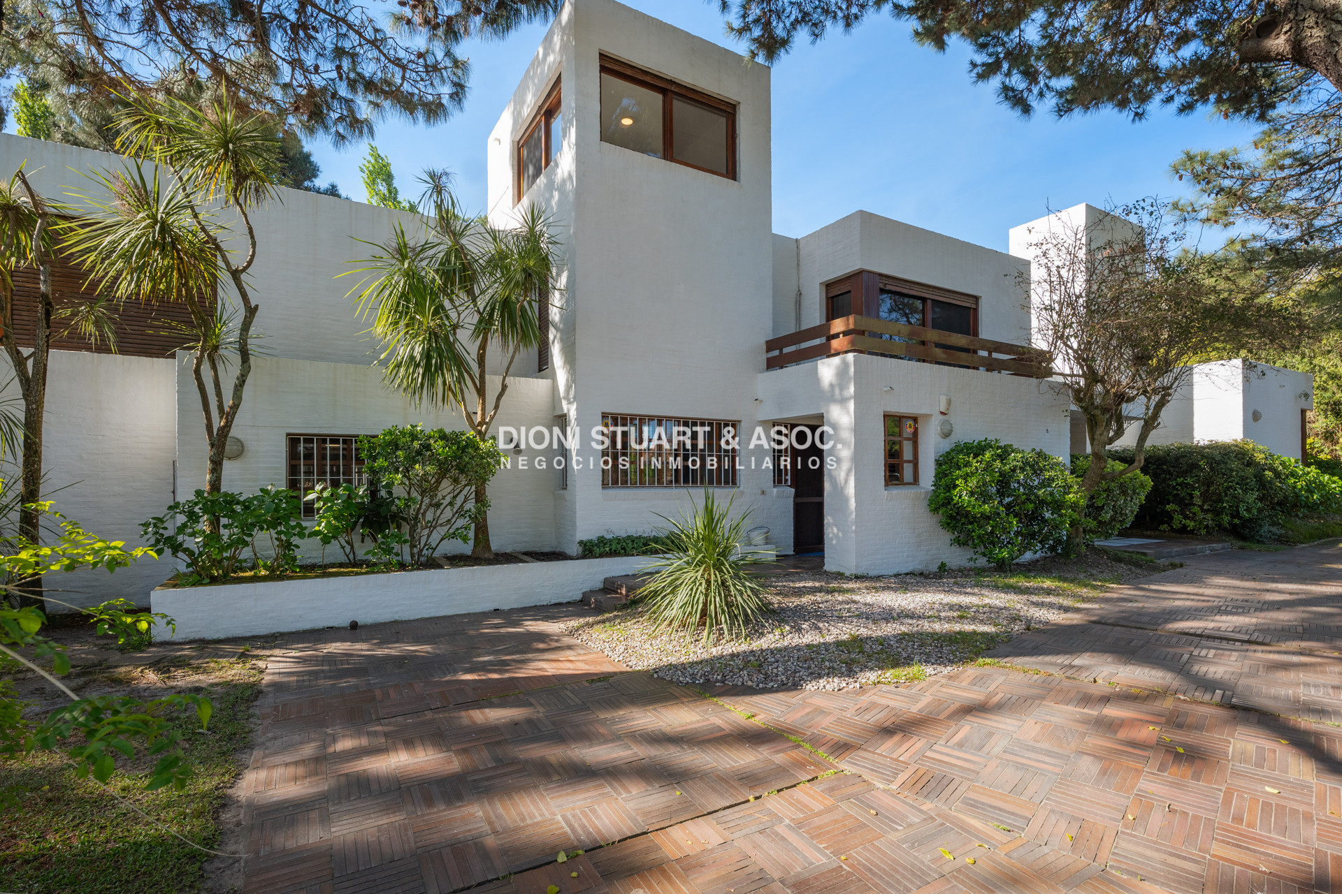 Casa ID.1132 - VENTA CASA EN EL GOLF - 5 DORMITORIOS + DEPENDENCIA - MEGA BARBACOA
