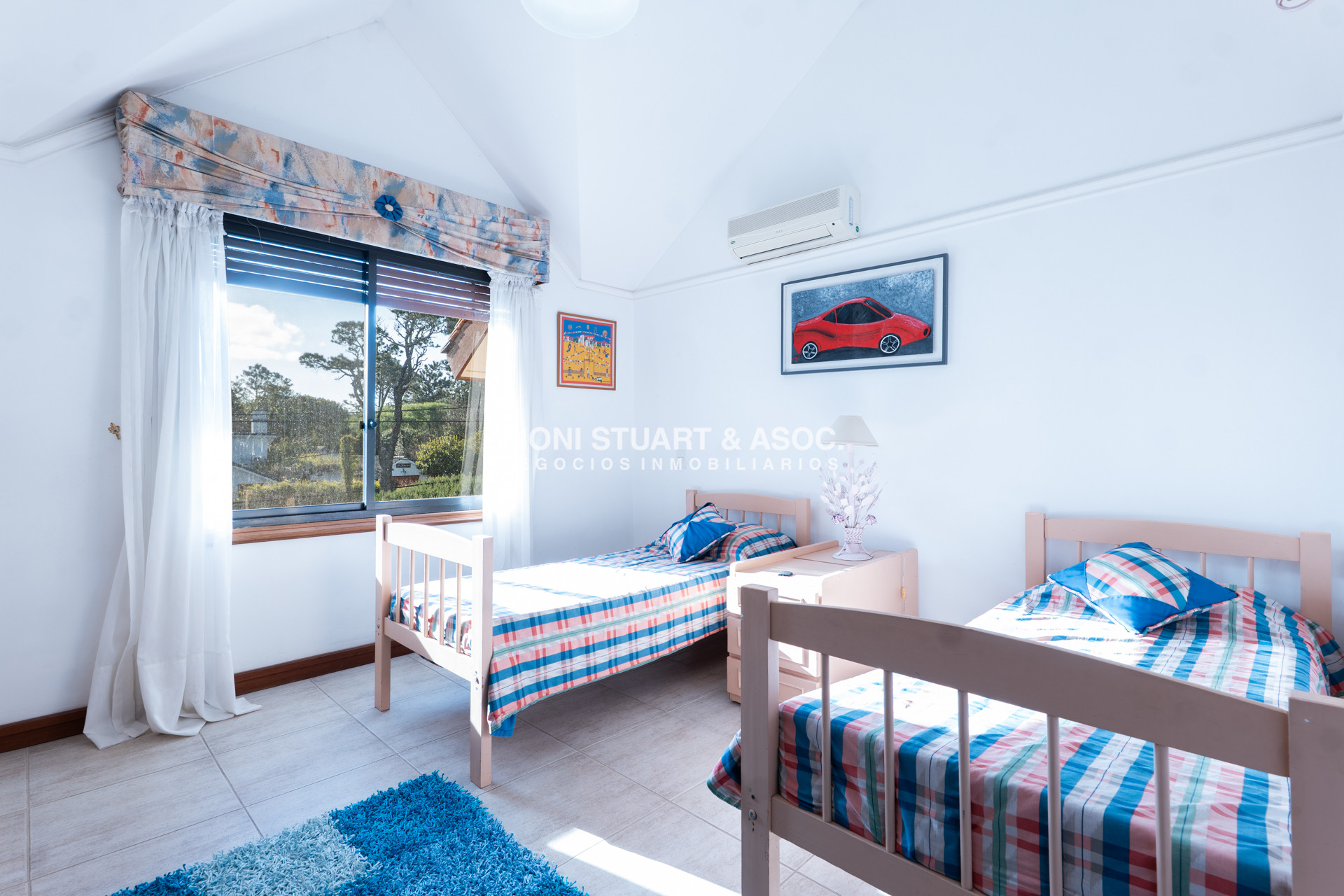 Casa ID.1057 - VENTA CASA 7 DORMITORIOS PLAYA MANSA A 1 CUADRA DEL MAR