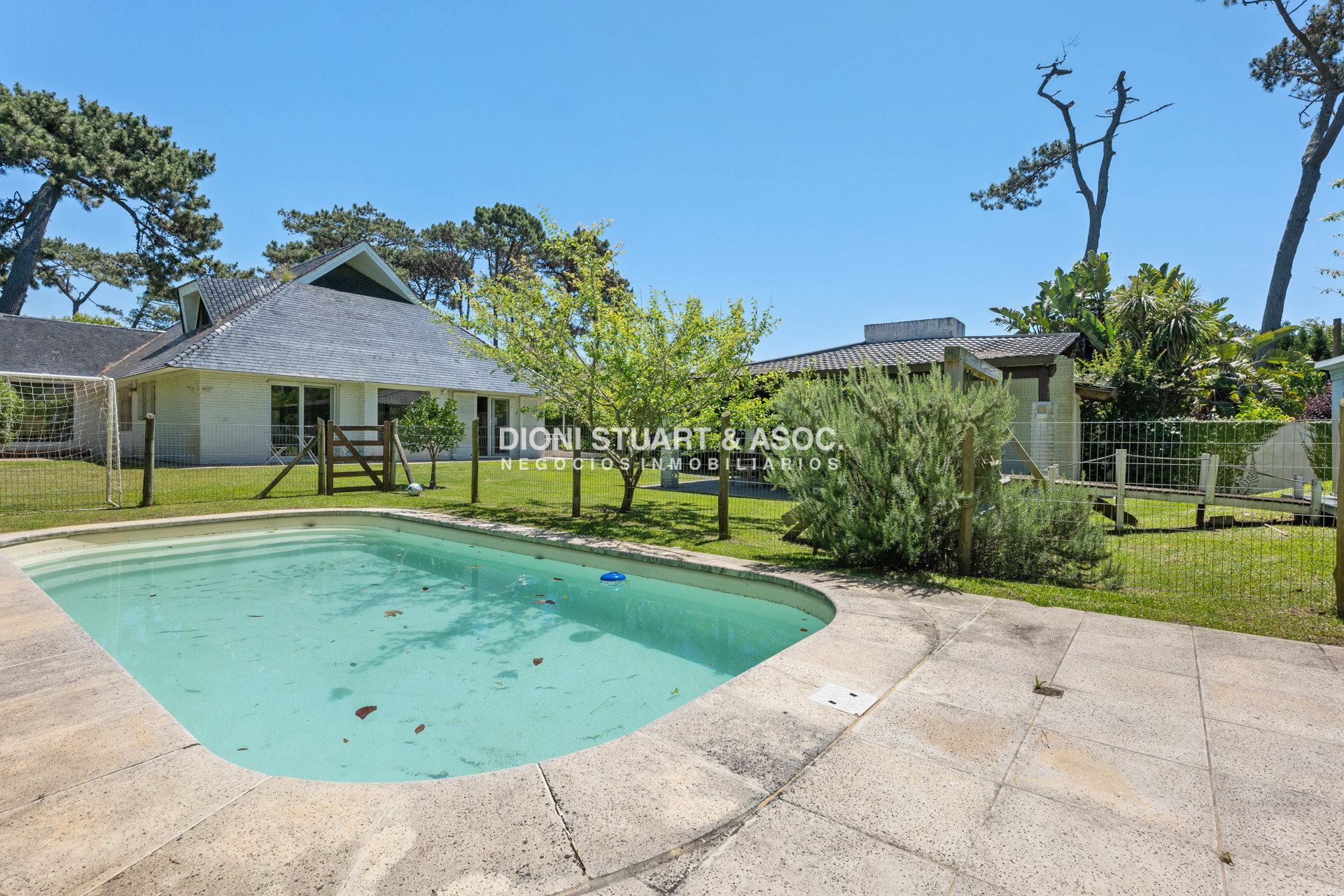 Casa ID.863 - Casa en La Mansa en Venta - 3 Dorm - Piscina