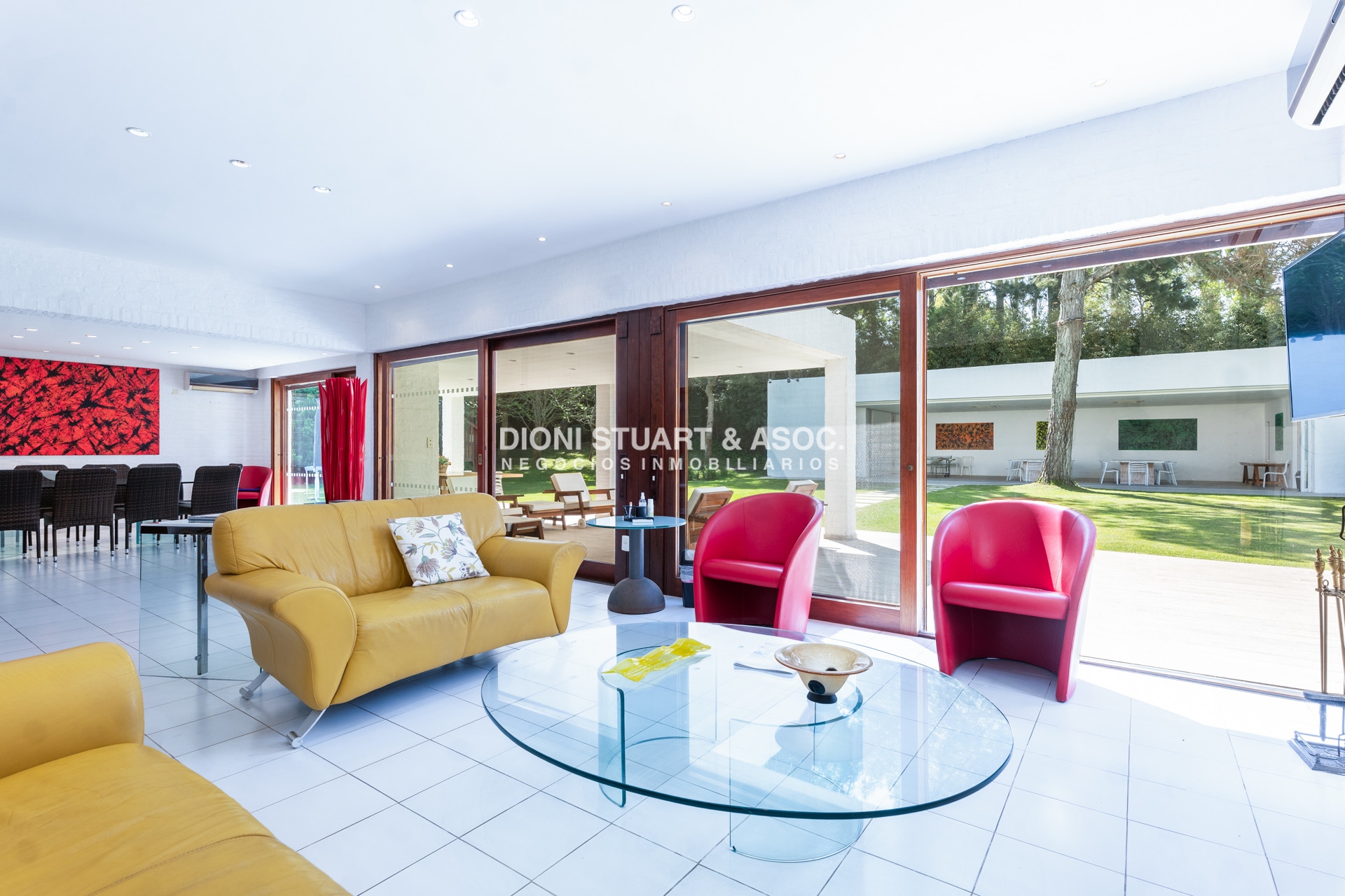 Casa ID.1132 - VENTA CASA EN EL GOLF - 5 DORMITORIOS + DEPENDENCIA - MEGA BARBACOA