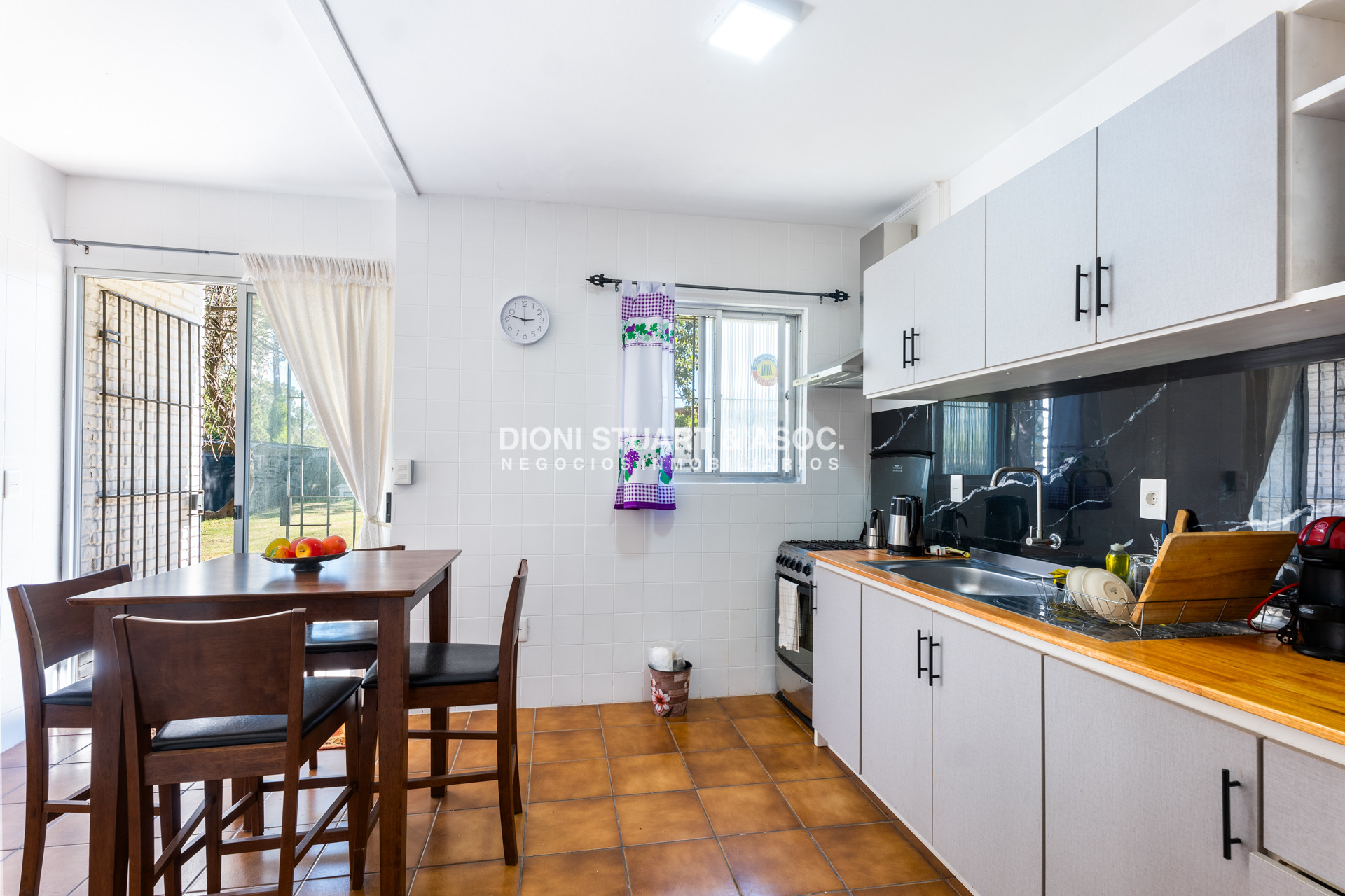 Casa ID.785 - CASA EN VENTA DE 5 DORMITORIOS CERCA DEL SHOPPING