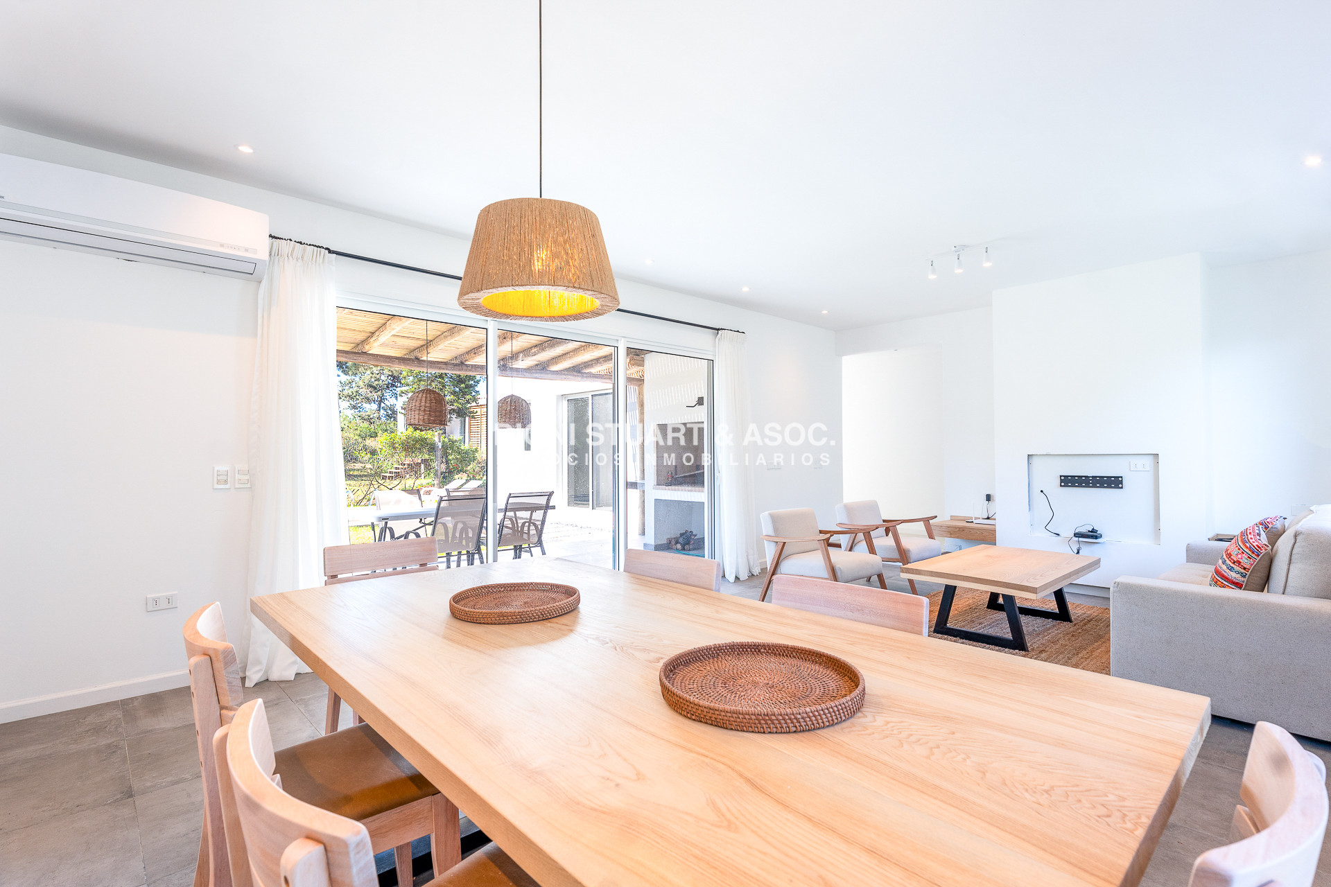 Casa ID.805 - CASA NUEVA EN VENTA EN MONTOYA LA BARRA - 3 DORMITORIOS Y PISCINA