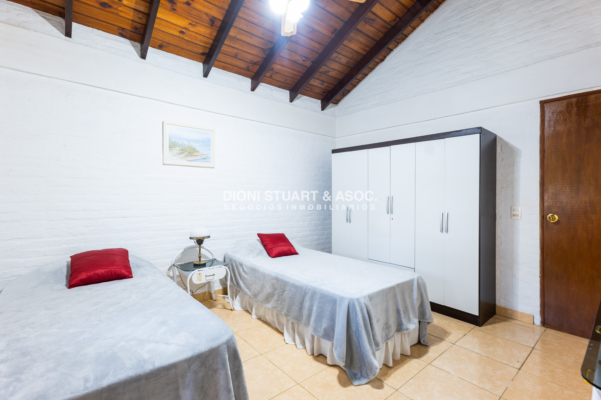 Casa ID.817 - CASA EN VENTA EN CANTEGRIL CON 3 DORMITORIOS Y DEPENDENCIA + PISCINA