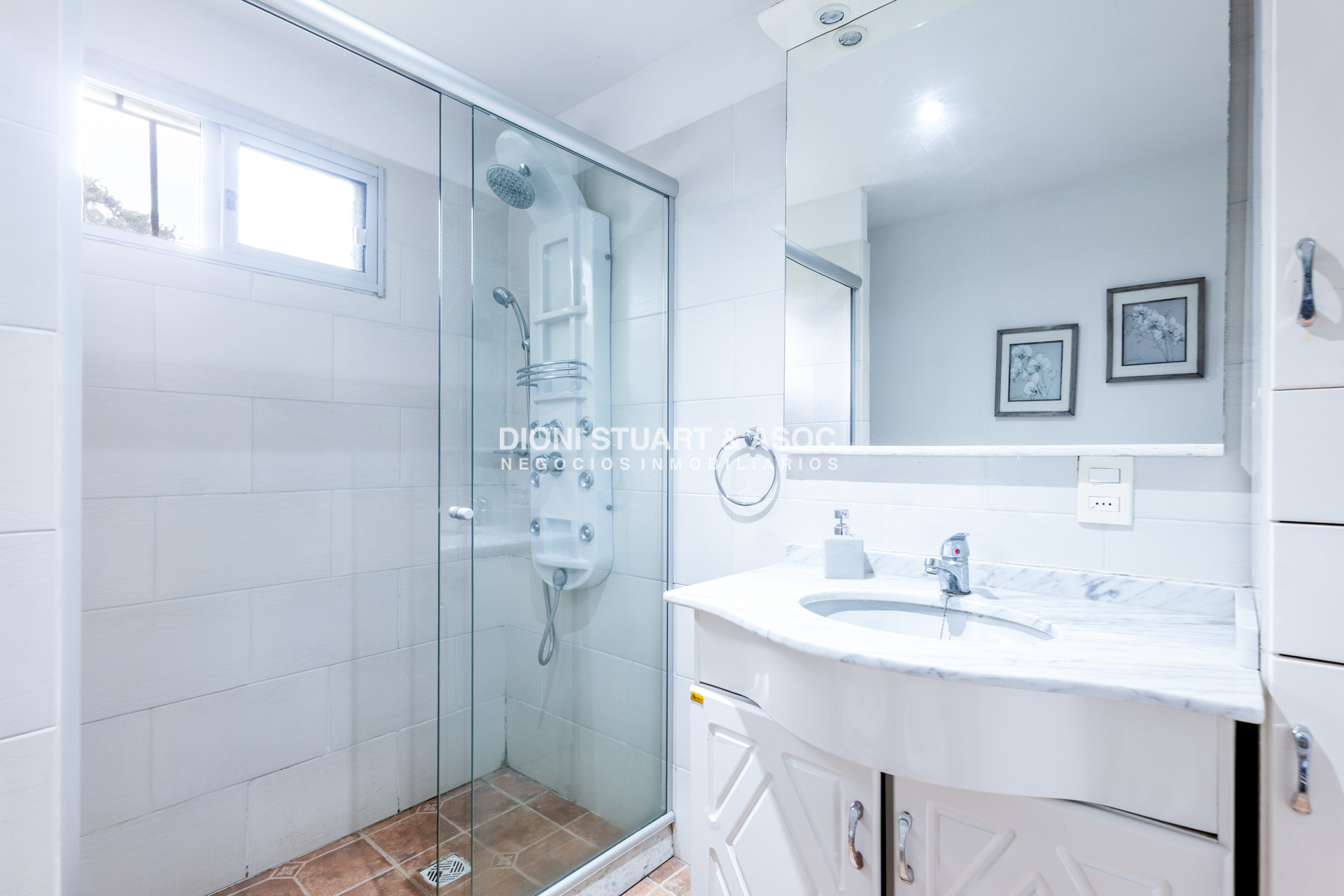 Casa ID.941 - CASA EN VENTA CERCA DEL MAR PLAYA BRAVA RINCON DEL INDIO - 4 DORMITORIOS + BARBACOA + PISCINA