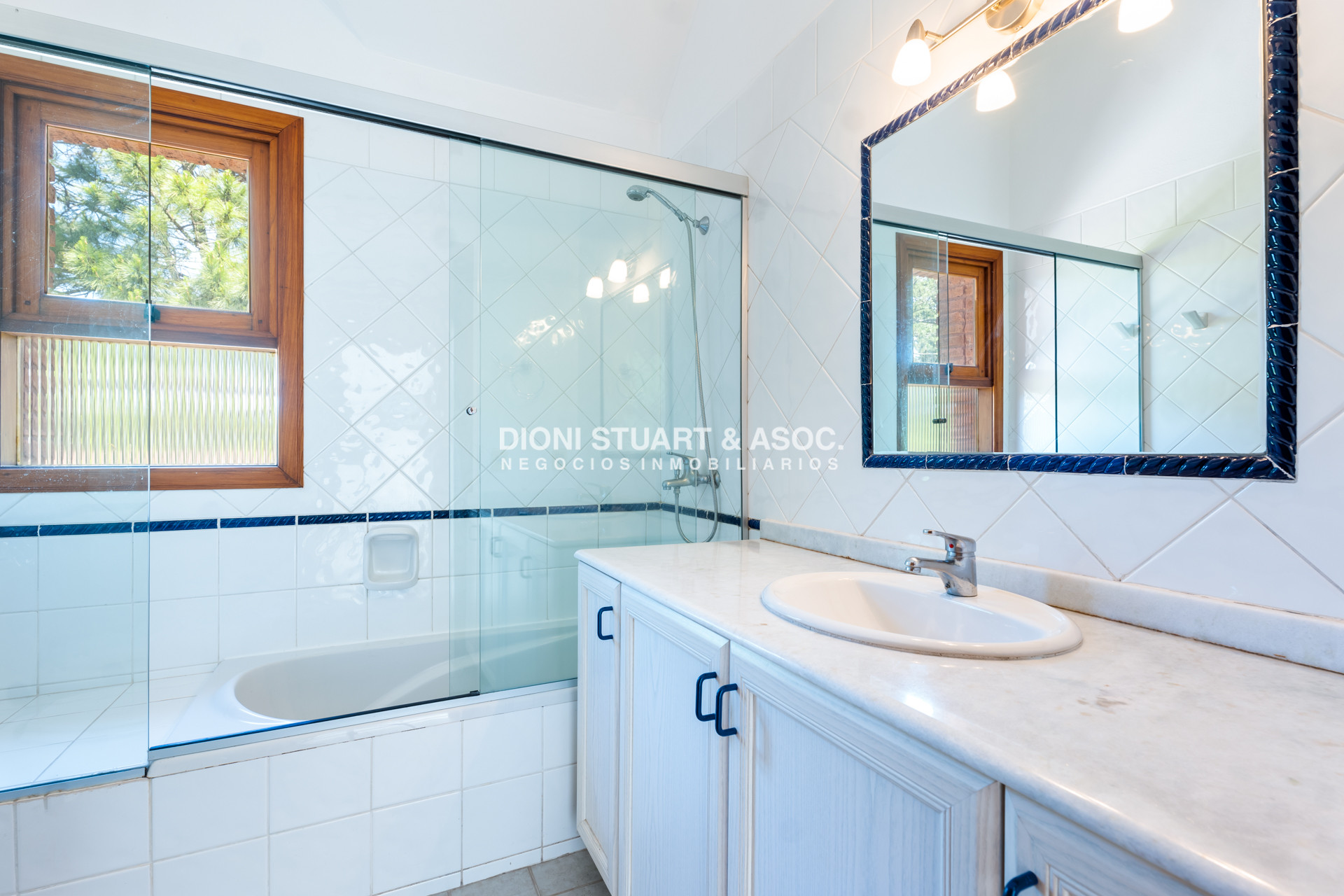 Casa ID.843 - CASA EN VENTA EN EL GOLF - INCREIBLE